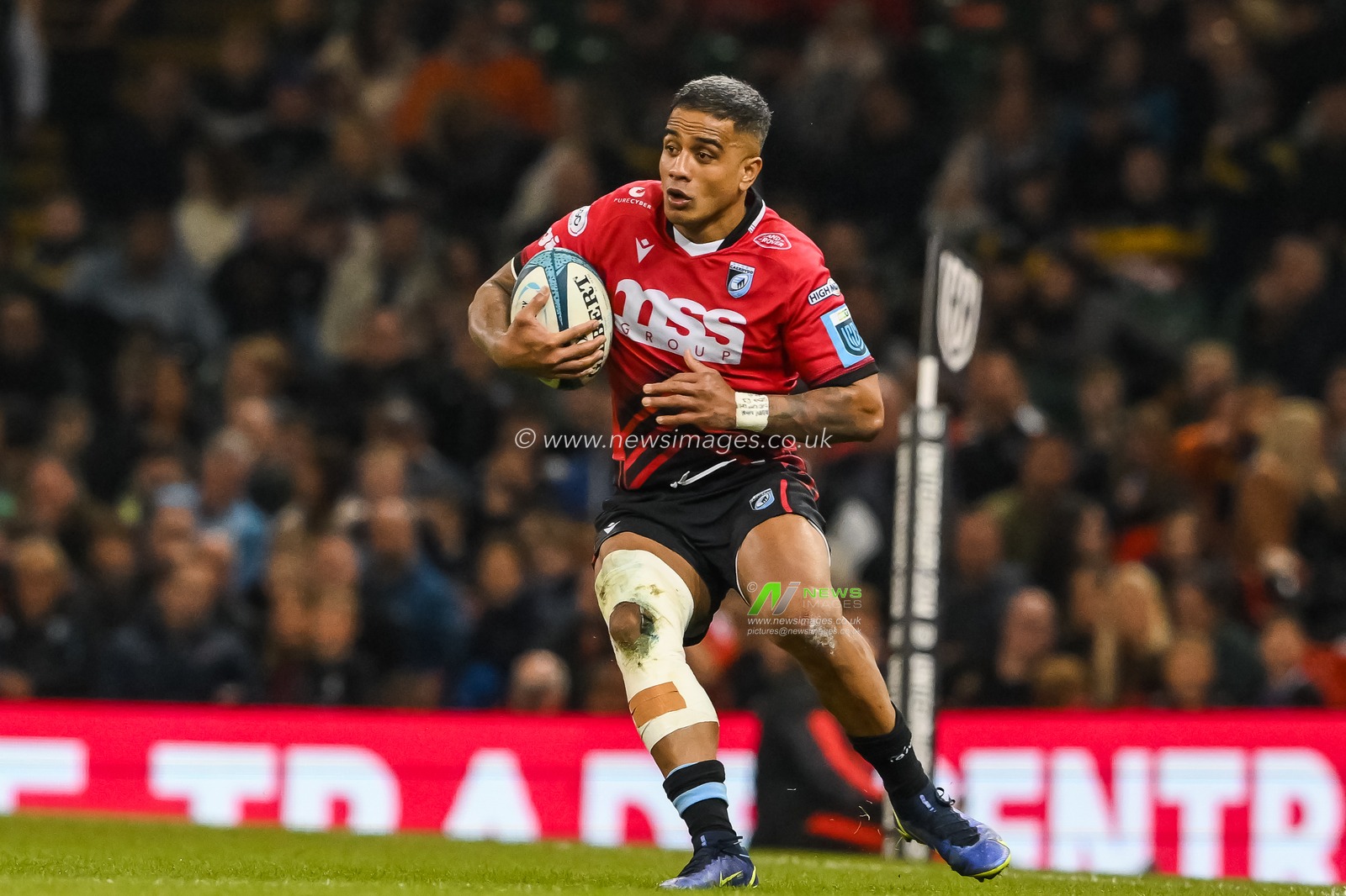 Rey Lee-Lo of Cardiff makes a break during the United Rugby Championship match Ospreys vs Cardiff Rugby at Principality Stadium, Cardiff, United Kingdom, 22nd April 2023

(Photo by Craig Thomas/News Images)