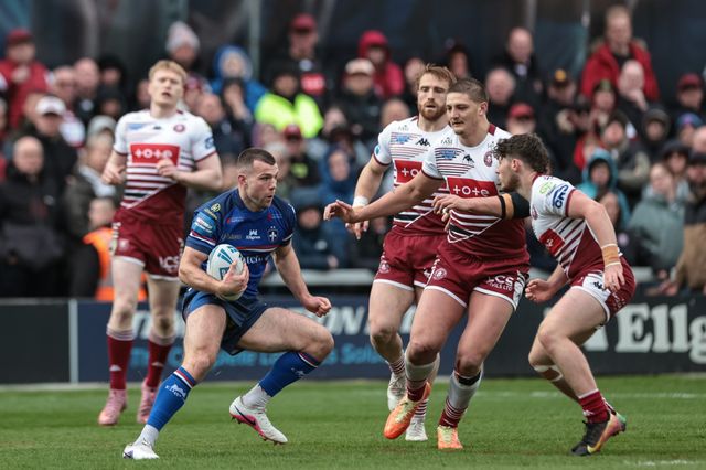 Max Jowitt of Wakefield Trinity breaks with the ball during the Betfred Challenge Cup Quarter Final match Wakefield Trinity vs Wigan Warriors at DIY Kitchens Stadium, Wakefield, United Kingdom on 12 April 2026

(Photo by Mark Cosgrove/News Images)