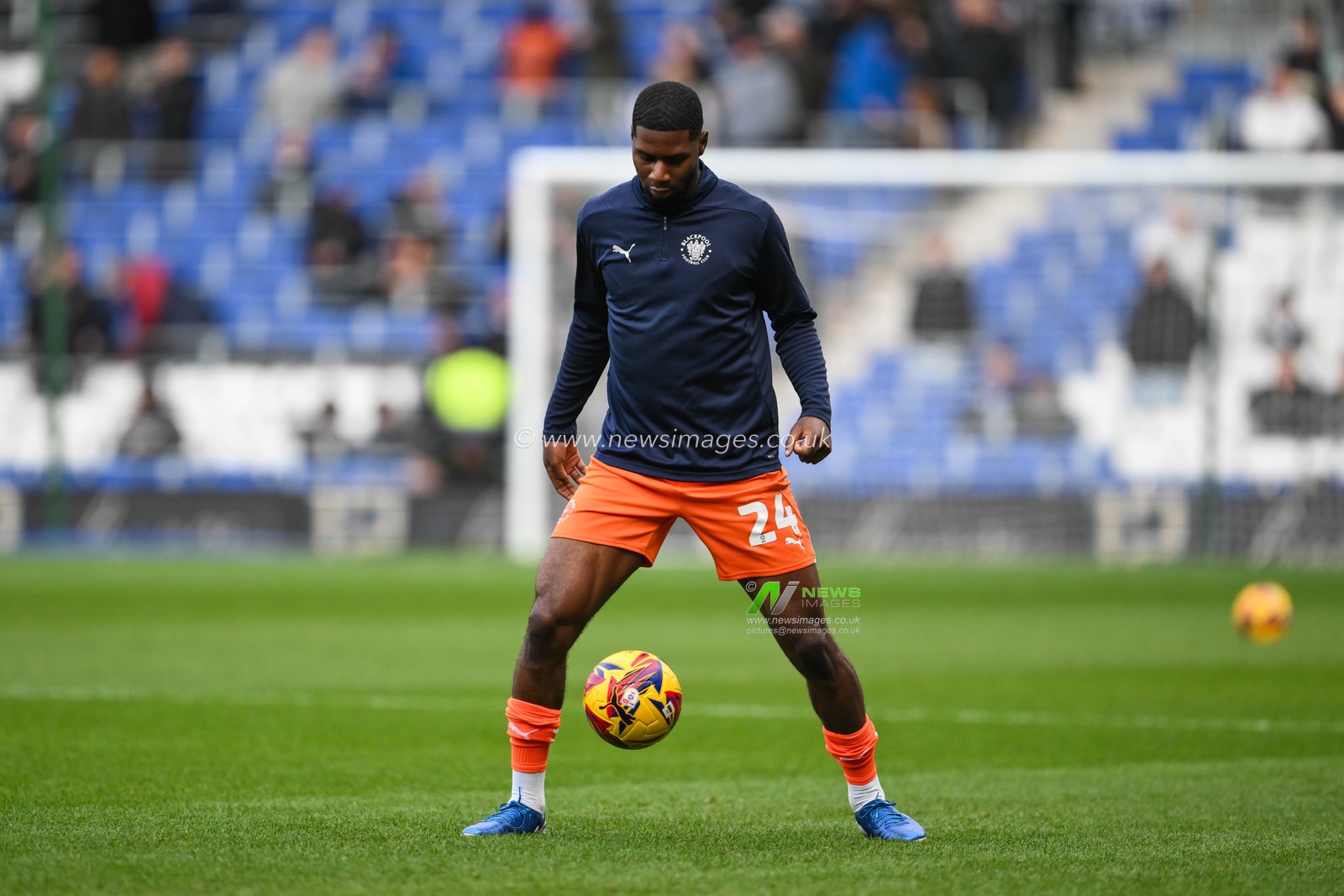 Odeluga Offiah of Blackpool during the pre-game warmup ahead of the Sky Bet League 1 match Birmingham City vs Blackpool at St. Andrew's @ Knighthead Park, Birmingham, United Kingdom, 29th December 2024

(Photo by Craig Thomas/News Images)