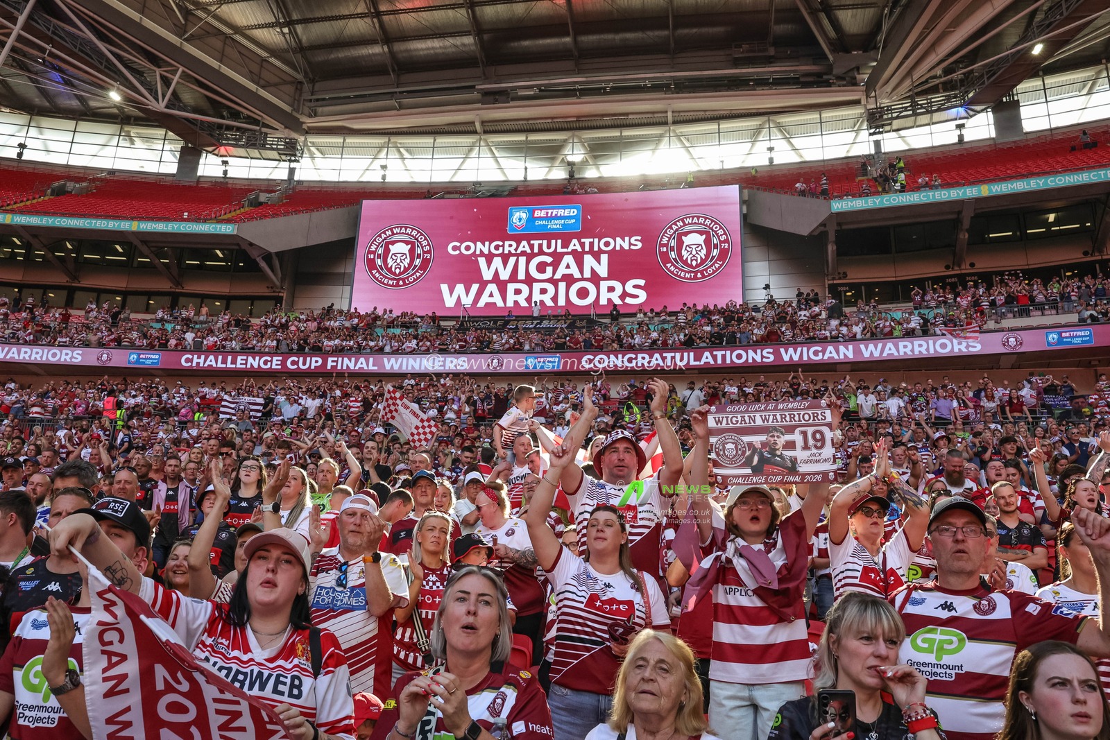 Wigan fans celebrate winning the Betfred Challenge Cup during the Betfred Challenge Cup Final match Wigan Warriors vs Hull KR at Wembley Stadium, London, United Kingdom on 30 May 2026

(Photo by Mark Cosgrove/News Images)