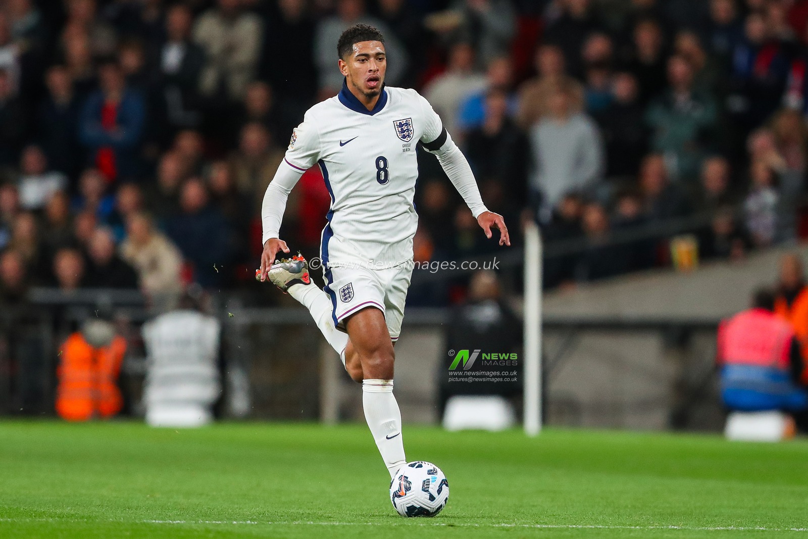 Jude Bellingham of England breaks with the ball during the UEFA Nations League - League B - Group B2 - match England vs Greece at Wembley Stadium, London, United Kingdom, 10th October 2024

(Photo by Gareth Evans/News Images)