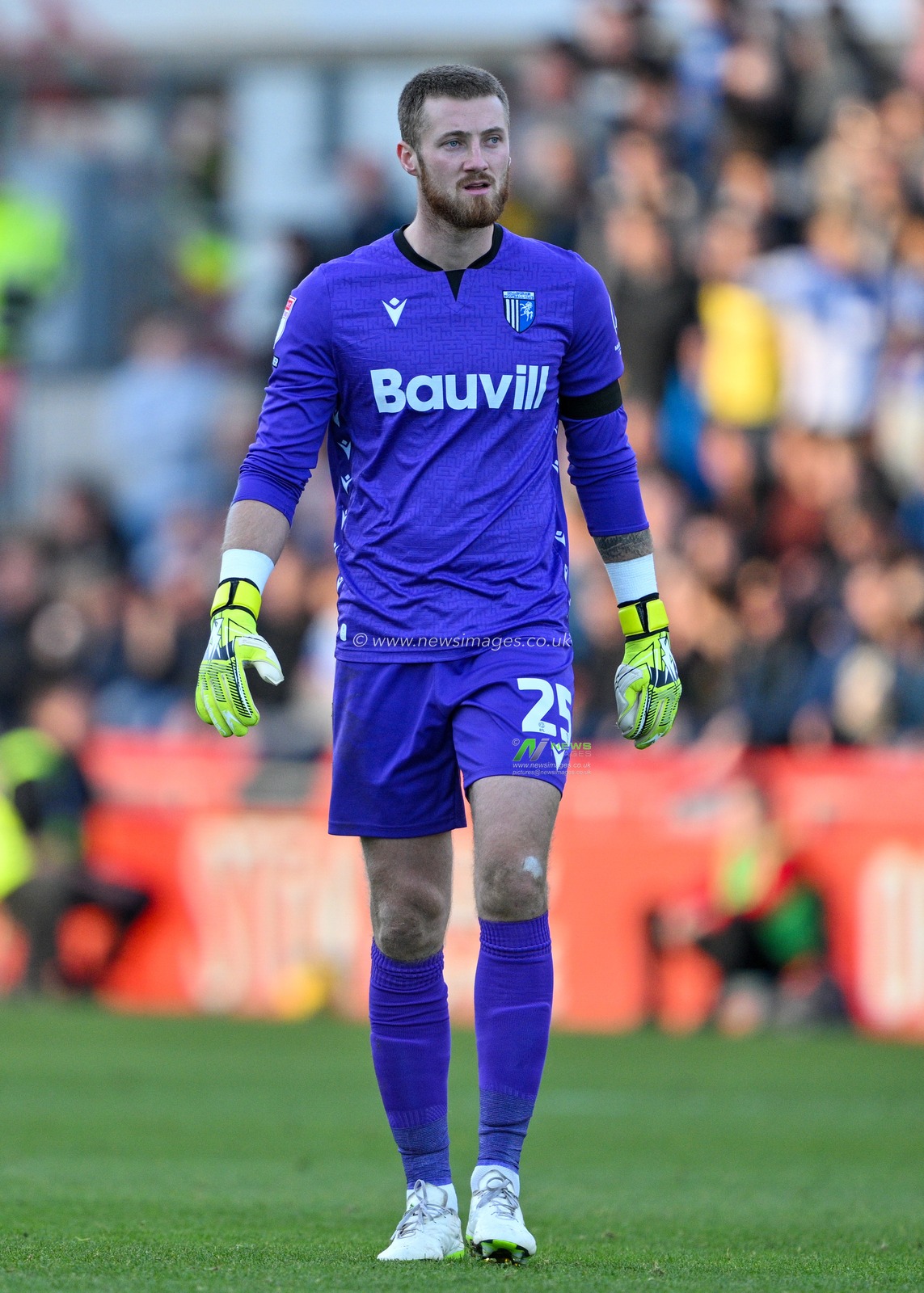 Jake Turner 25# of Gillingham Football Club, during the Sky Bet League 2 match Wrexham vs Gillingham at SToK Cae Ras, Wrexham, United Kingdom, 11th November 2023

(Photo by Cody Froggatt/News Images)