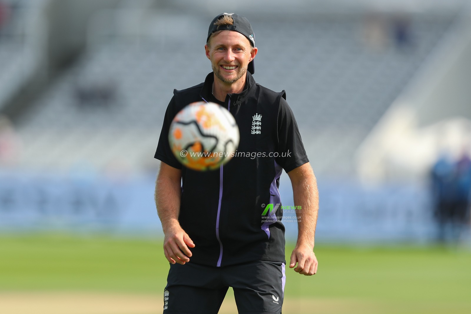 Joe Root of England warms up prior to the England v Sri Lanka 2nd Rothesay Test Match Day 4 at Lords, London, United Kingdom, 1st September 2024

(Photo by Izzy Poles/News Images)
