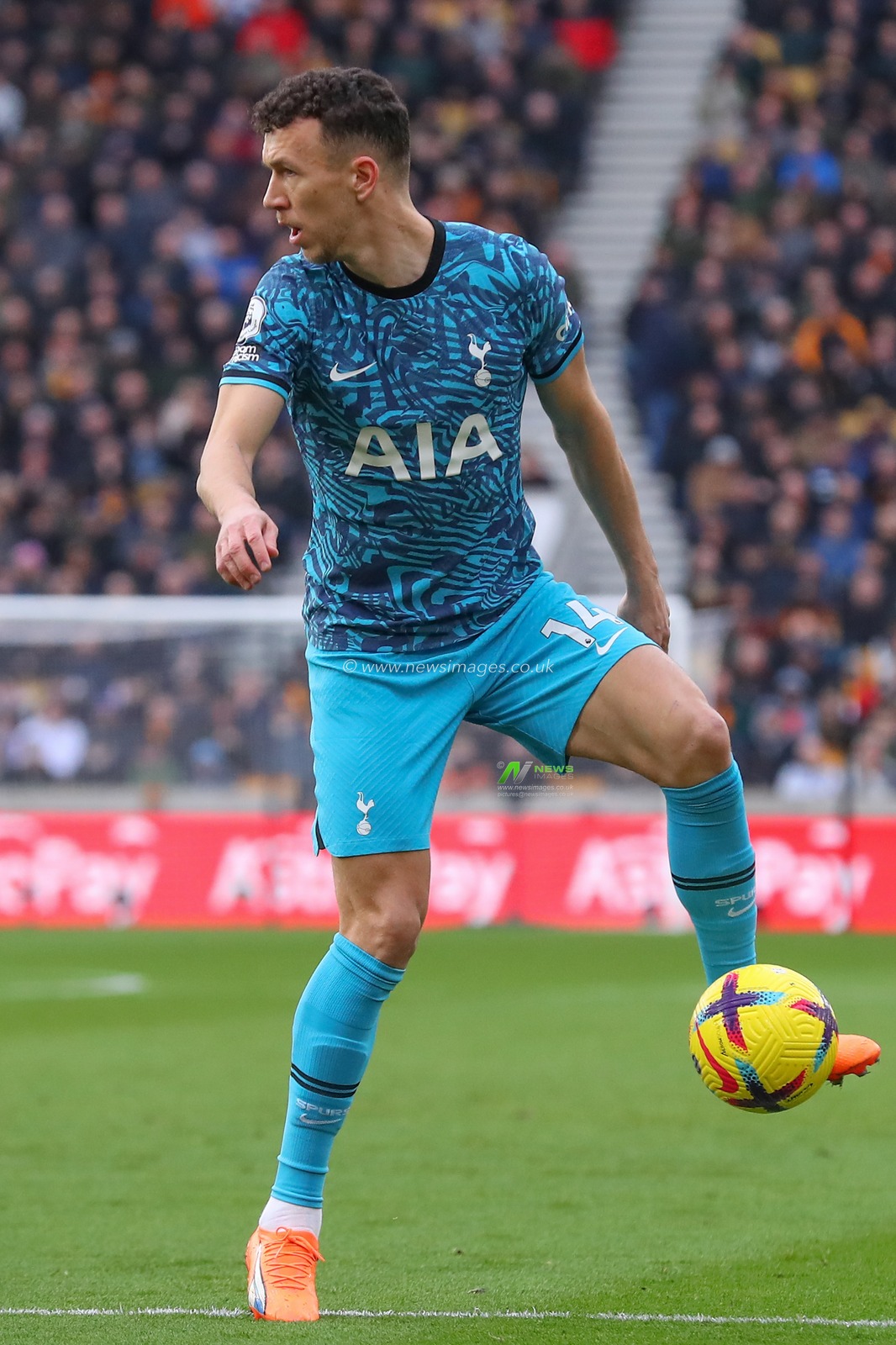 Ivan PeriÅ¡iÄ‡ #14 of Tottenham Hotspur controls the ball during the Premier League match Wolverhampton Wanderers vs Tottenham Hotspur at Molineux, Wolverhampton, United Kingdom, 4th March 2023

(Photo by Gareth Evans/News Images)