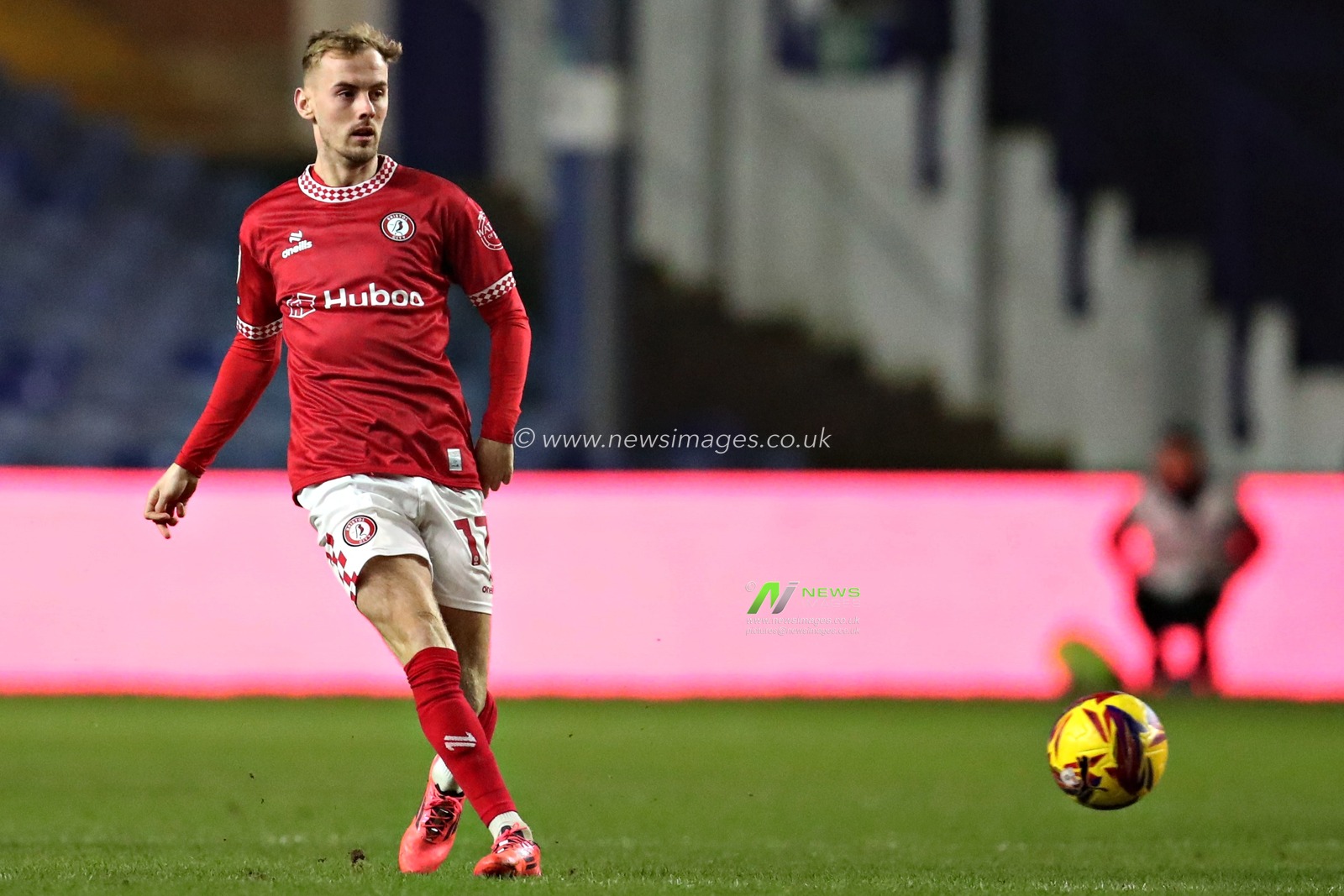 Mark Sykes of Bristol City during the Sky Bet Championship match Sheffield Wednesday vs Bristol City at Hillsborough, Sheffield, United Kingdom, 22nd January 2025

(Photo by Sam Eaden/News Images)