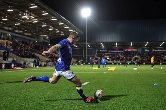 Marc Sneyd of Warrington Wolves in the pre-game warm up during the Betfred Super League Round 4 match York Knights vs Warrington Wolves at LNER Community Stadium, York, United Kingdom on 06 March 2026

(Photo by Mark Cosgrove/News Images)
