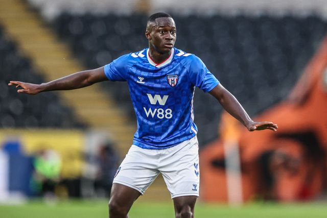 Habib Diarra of Sunderland gives his team instructions during the Pre-season friendly match Hull City vs Sunderland at MKM Stadium, Hull, United Kingdom, 29th July 2025

(Photo by Alfie Cosgrove/News Images)