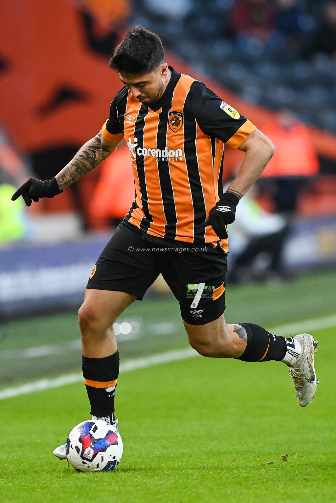 Ozan Tufan #7 of Hull City in action during the Sky Bet Championship match Hull City vs Blackpool at MKM Stadium, Hull, United Kingdom, 26th December 2022

(Photo by Craig Thomas/News Images)