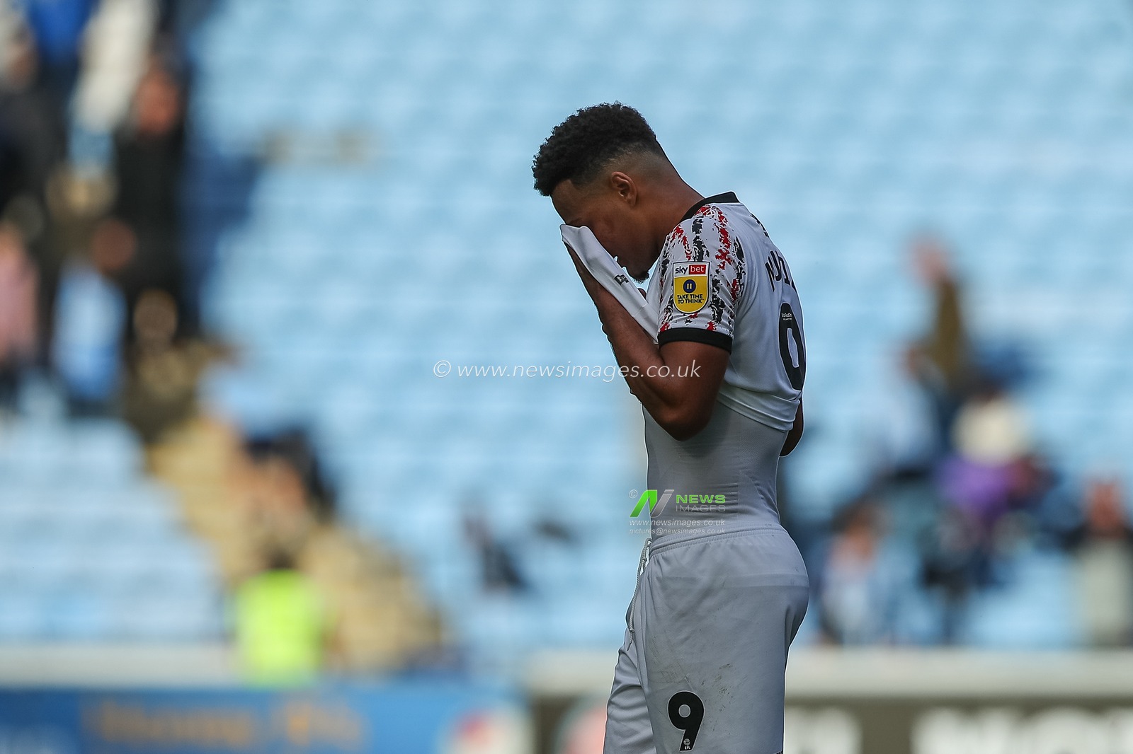 Rodrigo Muniz #9 of Middlesbrough looks dejected after the Sky Bet Championship match Coventry City vs Middlesbrough at Coventry Building Society Arena, Coventry, United Kingdom, 1st October 2022

(Photo by Gareth Evans/News Images)
