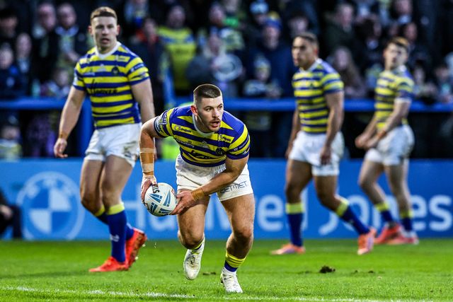 Danny Walker of Warrington Wolves breaks with the ball during the Betfred Super League Round 3 match Warrington Wolves vs Wakefield Trinity at The Halliwell Jones Stadium, Warrington, United Kingdom on 28 February 2026

(Photo by Alfie Cosgrove/News Images)