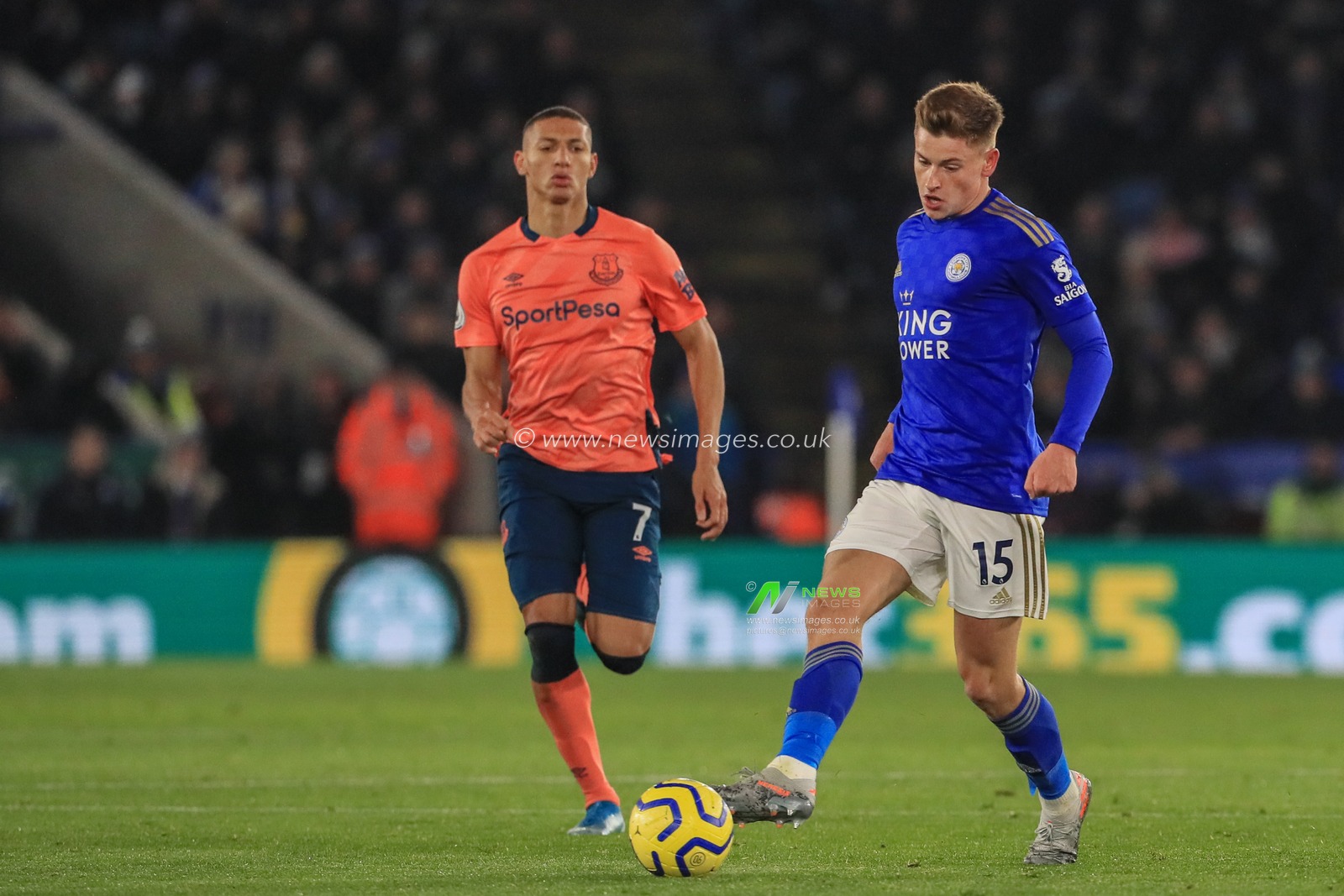 1st December 2019, King Power Stadium, Leicester, England; Premier League, Leicester City v Everton : Harvey Barnes (15) of Leicester City during the game


Credit: Mark Cosgrove/News Images
