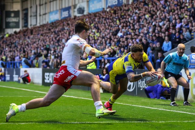 Matty Ashton of Warrington Wolves goes over for a try and makes the score 8-0 during the Betfred Super League Round 9 match Warrington Wolves vs St Helens at Halliwell Jones Stadium, Warrington, United Kingdom, 24th April 2025

(Photo by Gareth Evans/News Images)