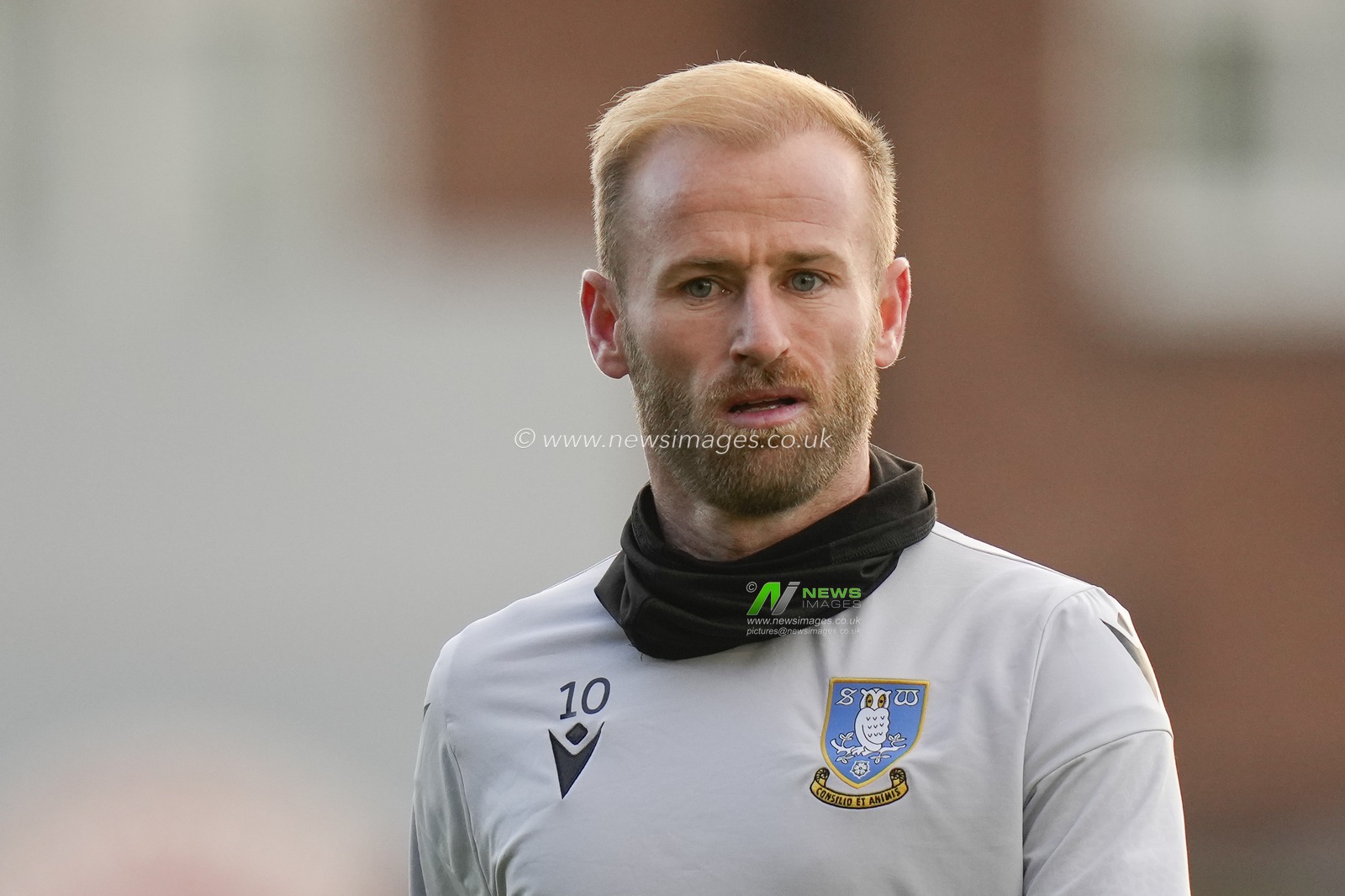 Barry Bannan #10 of Sheffield Wednesday warms up before the Sky Bet League 1 match Fleetwood Town vs Sheffield Wednesday at Highbury Stadium, Fleetwood, United Kingdom, 26th December 2022

(Photo by Steve Flynn/News Images)