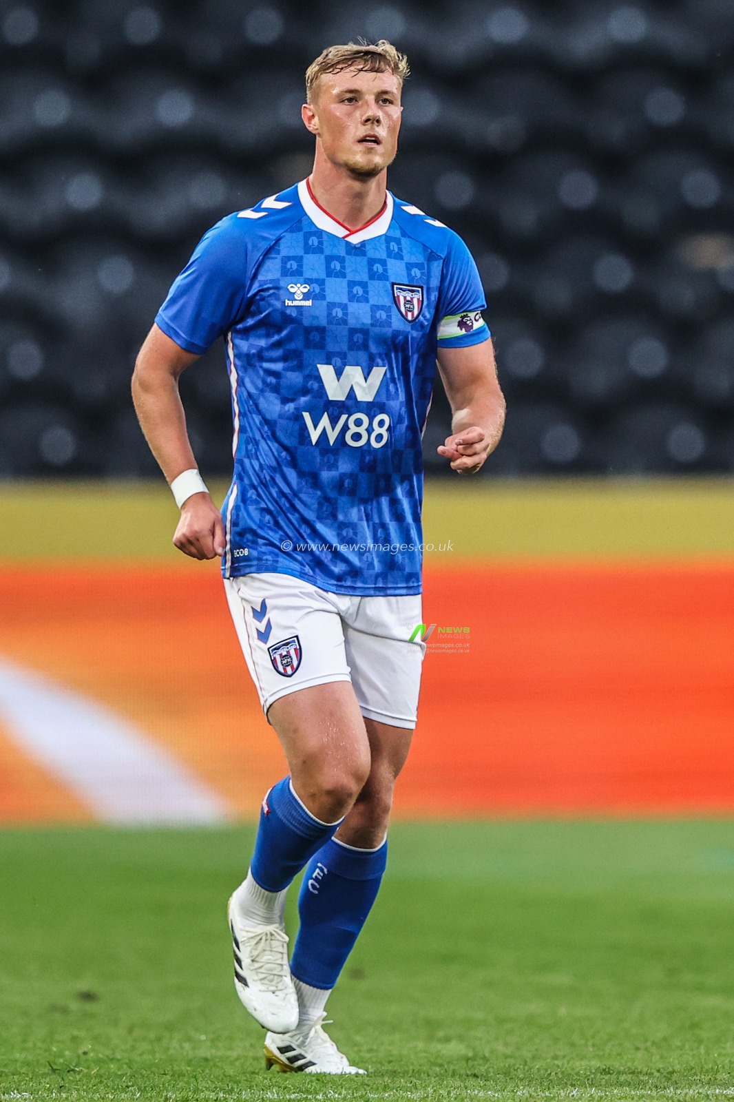 Daniel Ballard of Sunderland during the Pre-season friendly match Hull City vs Sunderland at MKM Stadium, Hull, United Kingdom, 29th July 2025

(Photo by Alfie Cosgrove/News Images)