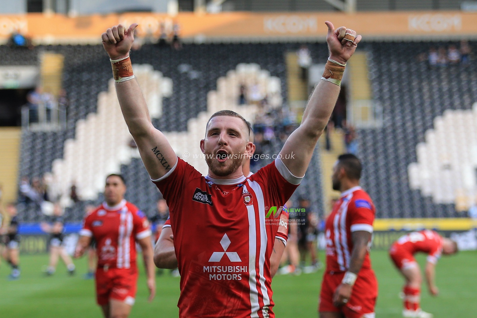 17th August 2019 , KCOM Stadium, Hull, England;  Betfred Super League, Round 26, Hull FC vs Salford Red Devils ; Jackson Hastings (31) of Salford Red Devils celebrates after the final whistle

Credit: David Greaves/News Images