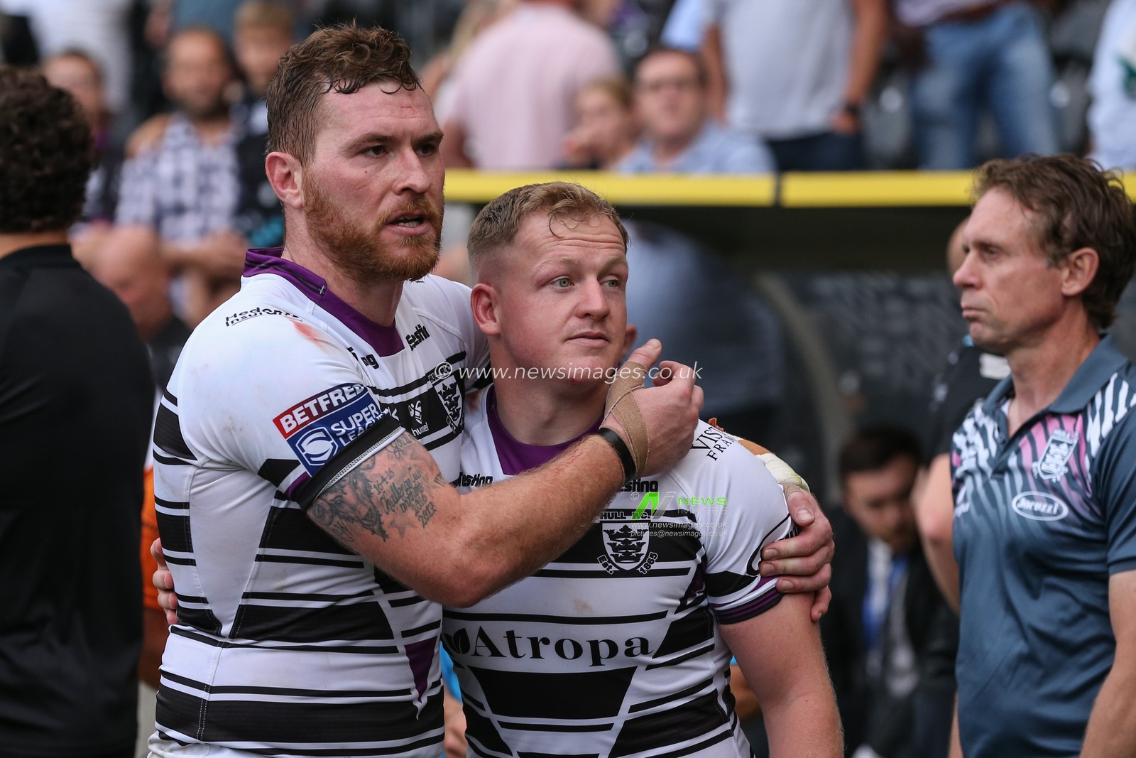 Scott Taylor #30 and Jordan Johnstone #21 of Hull FC after the Betfred Super League match Hull FC vs Hull KR at MKM Stadium, Hull, United Kingdom, 3rd September 2022

(Photo by David Greaves Photos/ Via/News Images)