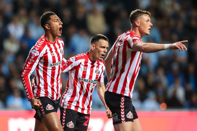 Jobe Bellingham of Sunderland celebrates his last ditch tackle during the Sky Bet Championship Playoff Semi-Final match Coventry City vs Sunderland at Coventry Building Society Arena, Coventry, United Kingdom, 9th May 2025

(Photo by Gareth Evans/News Images)