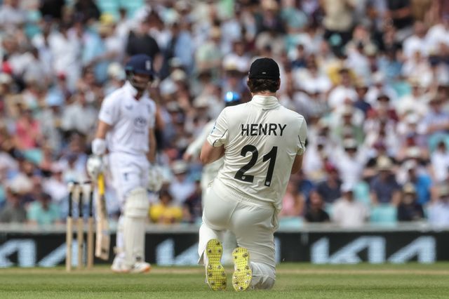 Ben Duckett of England hits the ball high and into the waiting hands of Matt Henry of New Zealand who catches Duckett out during the 2nd Rothesay Test Match Day 4 match England vs New Zealand at The Kia Oval, London, United Kingdom on 20 June 2026

(Photo by Mark Cosgrove/News Images)