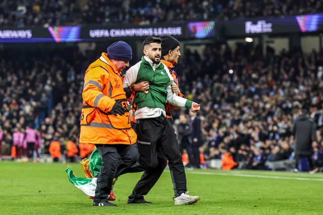 Protesters breach the field during the UEFA Champions League Matchday 8 of 8 match Manchester City vs Galatasaray at City of Manchester Stadium, Manchester, United Kingdom on 28 January 2026

(Photo by Mark Cosgrove/News Images)