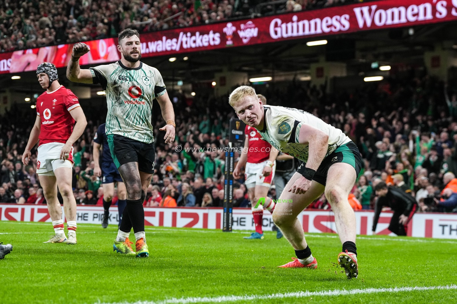 Jamie Osborne of Ireland celebrates scoring a try during the 2025 Guinness 6 Nations match Wales vs Ireland at Principality Stadium, Cardiff, United Kingdom, 22nd February 2025

(Photo by Andrew Lewis/News Images)