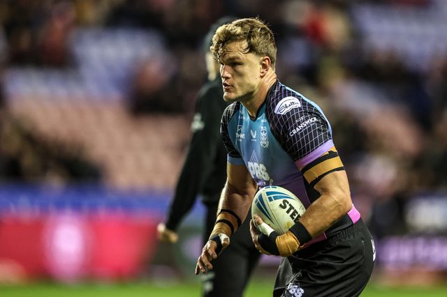 Liam Knight of Hull FC in the pre-game warm up during the Betfred Super League match Wigan Warriors vs Hull FC at The Brick Community Stadium, Wigan, United Kingdom on 21 February 2026

(Photo by Alfie Cosgrove/News Images)