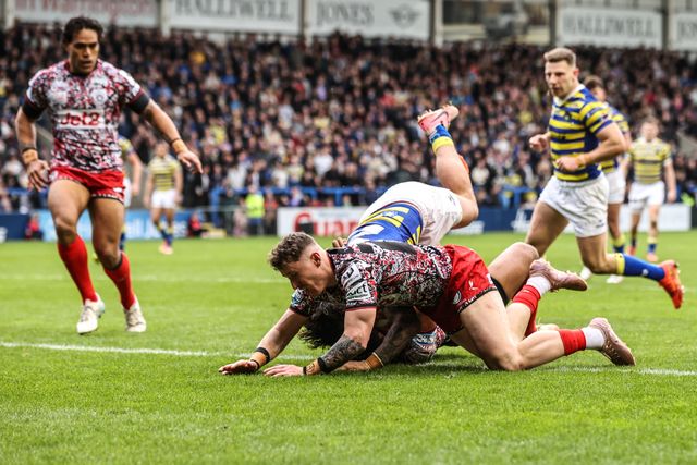 James Bentley of Warrington Wolves goes over for a try during the Betfred Super League round 7 match Warrington Wolves vs Leigh Leopards at The Halliwell Jones Stadium, Warrington, United Kingdom on 04 April 2026

(Photo by Alfie Cosgrove/News Images)