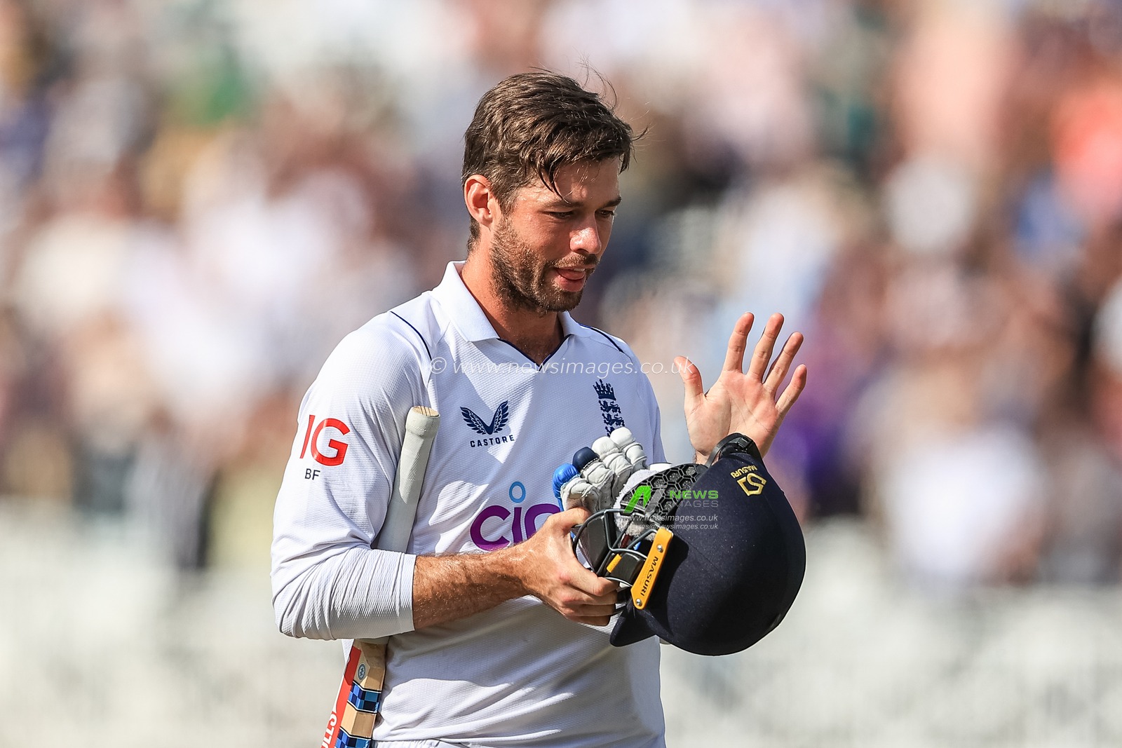 Ben Foakes of England celebrates the win