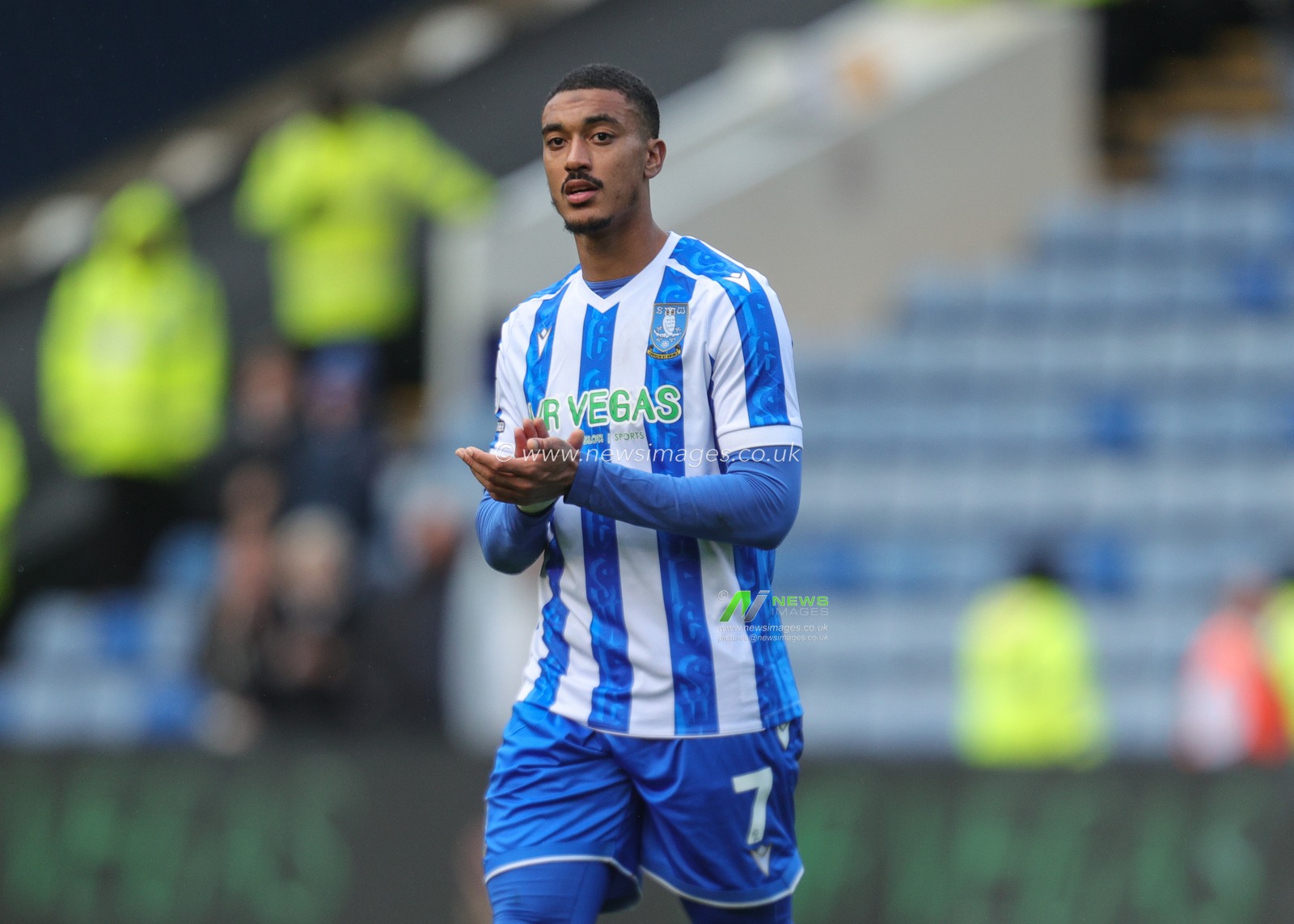 Yan Valery of Sheffield Wednesday applauds the fans during the Sky Bet Championship match Sheffield Wednesday vs Sheffield United at Hillsborough, Sheffield, United Kingdom, 23rd November 2025

(Photo by Richard Bierton/News Images)

*** GER AUT SUI OUT ***