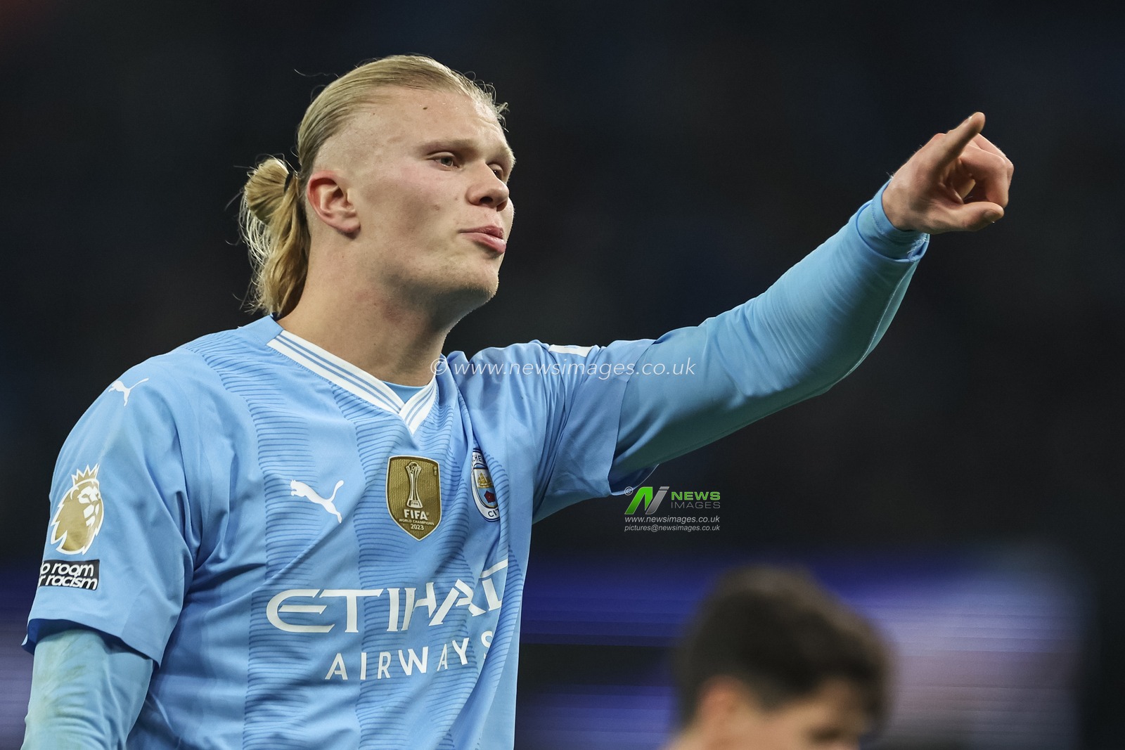 Erling Haaland of Manchester City gives his team instructions  during the Premier League match Manchester City vs Brentford at Etihad Stadium, Manchester, United Kingdom, 20th February 2024

(Photo by Mark Cosgrove/News Images)