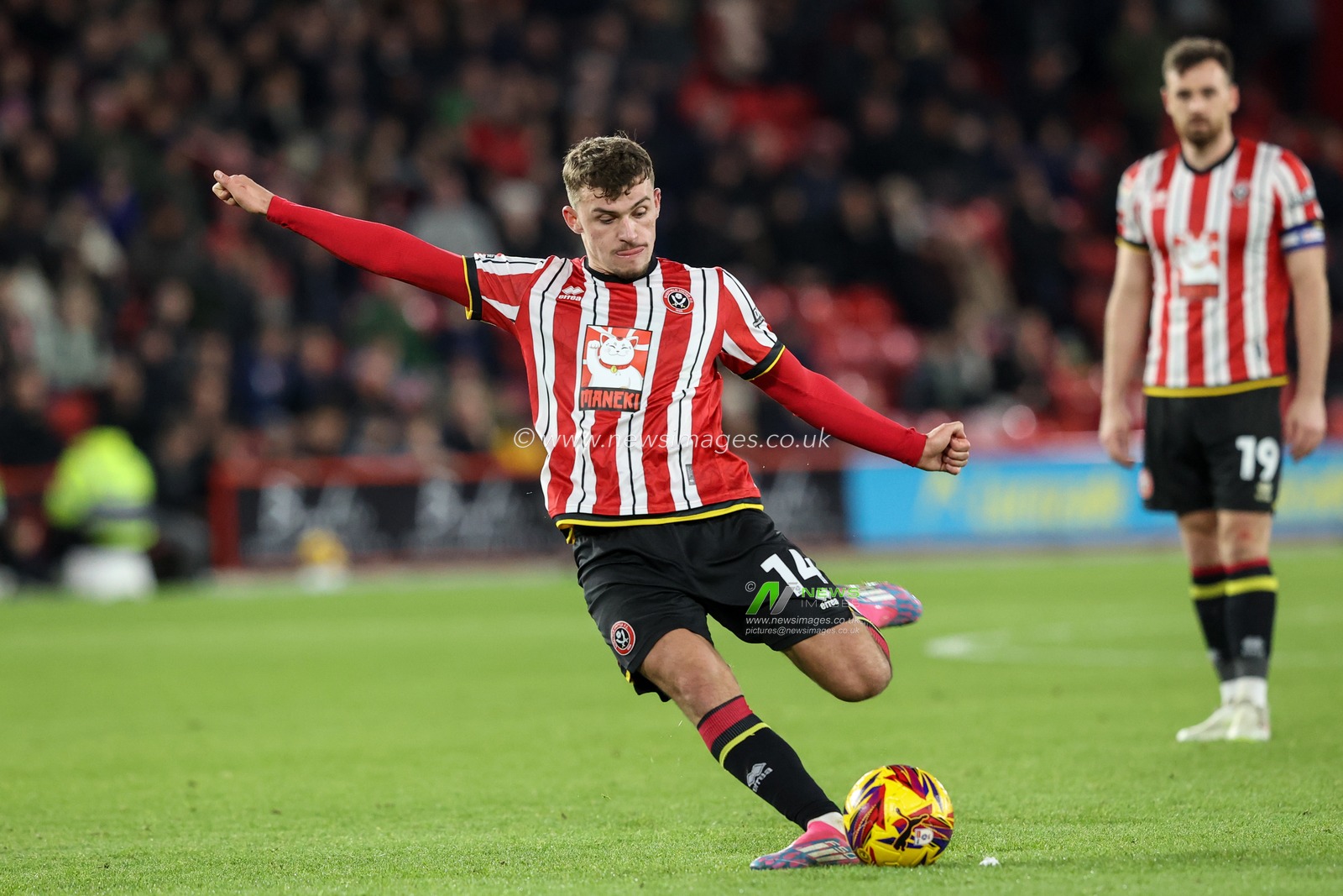 Harrison Burrows of Sheffield United shoots on goal during the Sky Bet Championship match Sheffield United vs Sunderland at Bramall Lane, Sheffield, United Kingdom, 29th November 2024

(Photo by Alfie Cosgrove/News Images)