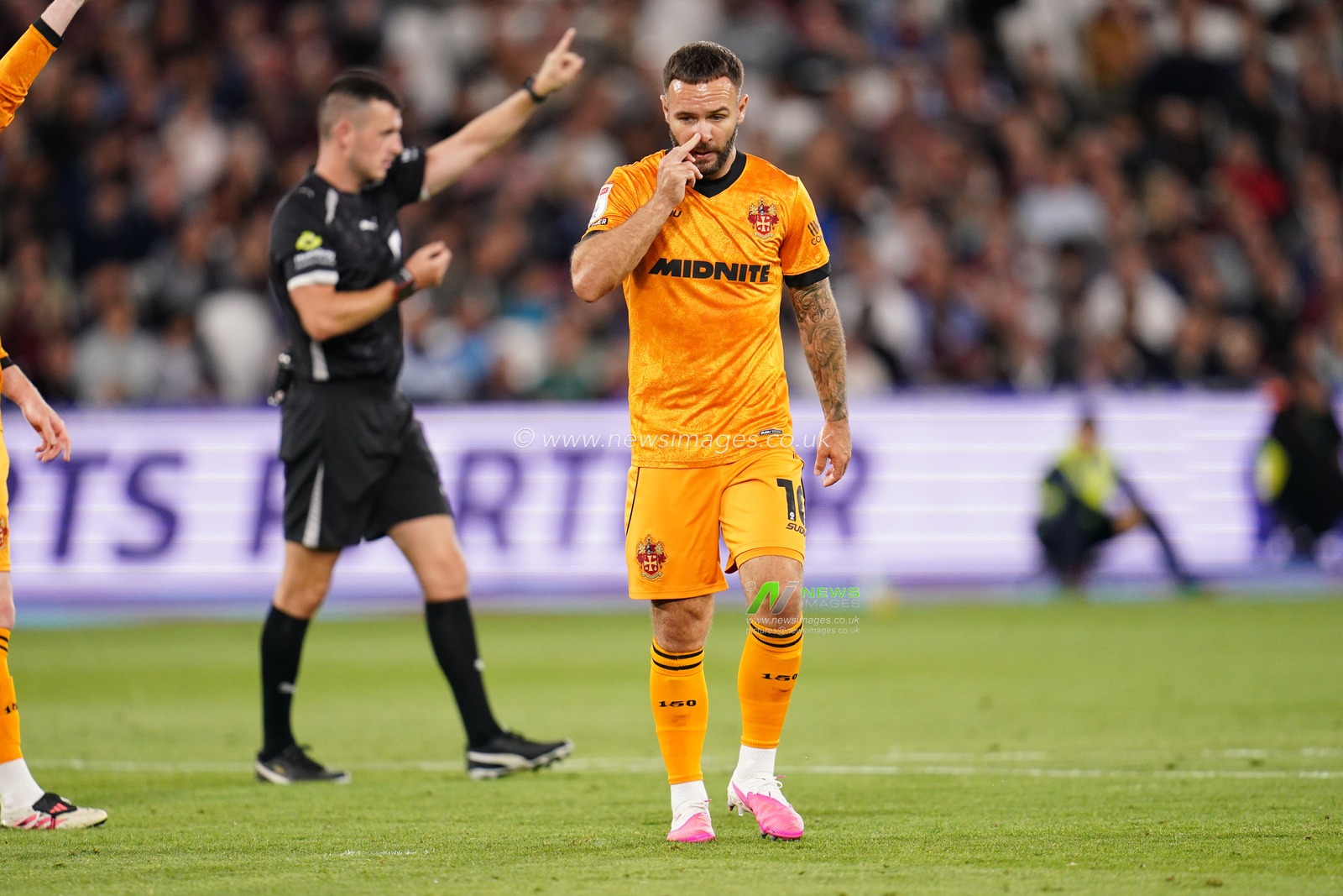 Adam Armstrong of Wolverhampton Wanderers during the Sky Bet Championship match West Ham United vs Wolverhampton Wanderers at London Stadium, London, United Kingdom on 01 September 2026

(Photo by Harvey Murphy/News Images)
