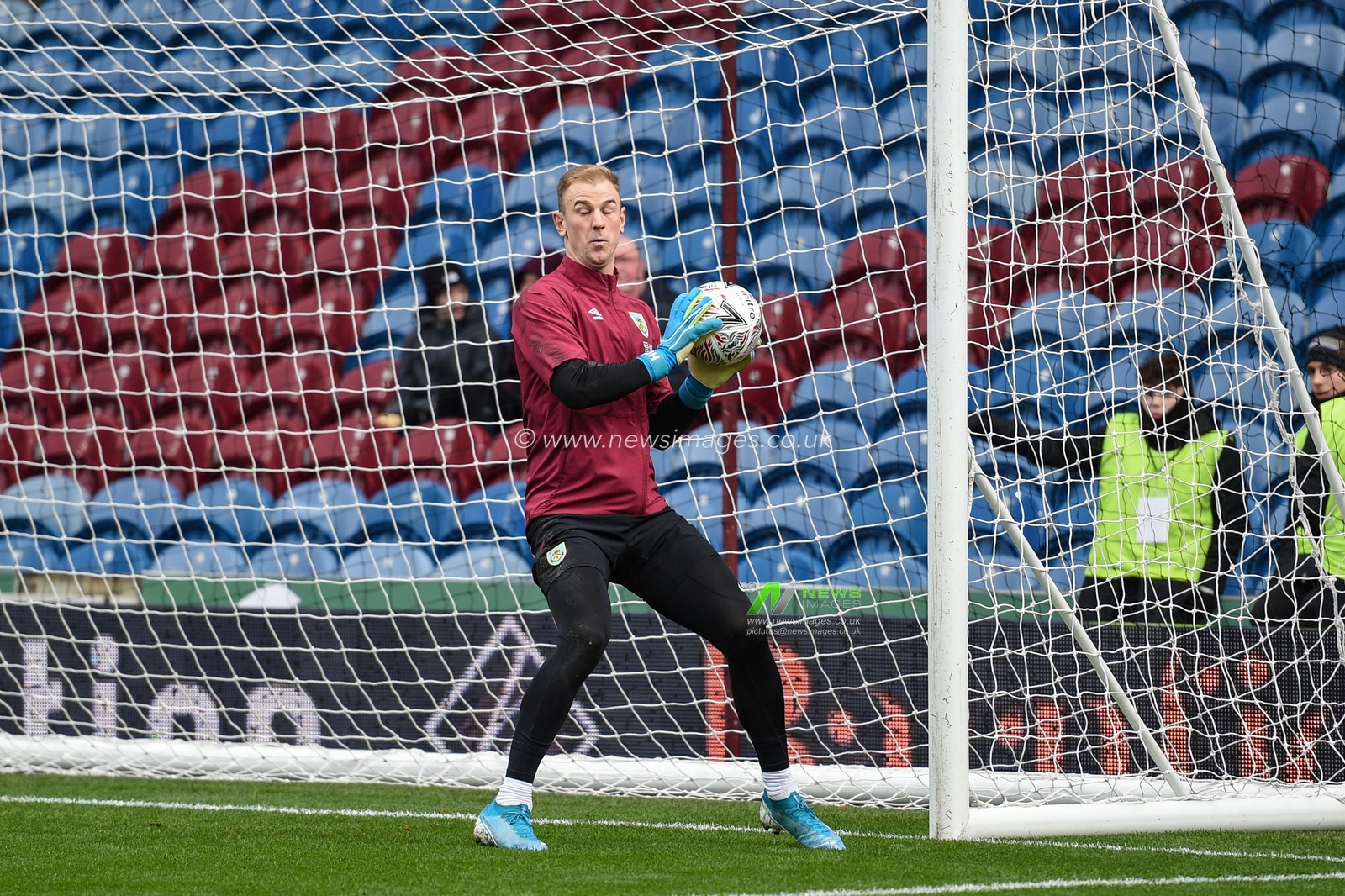 4th January 2020, Turf Moor, Burnley, England; Emirates FA Cup, Burnley v Peterborough : Joe Hart (20) of Burnley during the pre match warm up.

Credit: Richard Long/News Images