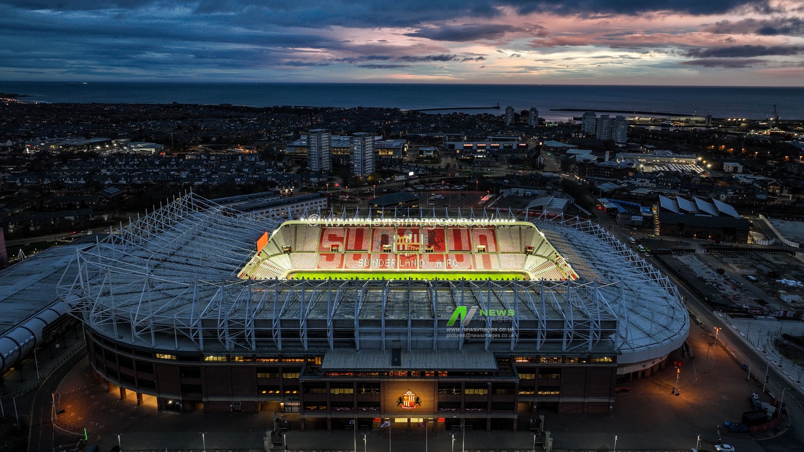 An aerial view of the Stadium Of Light during sunrise ahead of the Premier League match Sunderland vs Newcastle United at Stadium Of Light, Sunderland, United Kingdom, 14th December 2025

(Photo by Alfie Cosgrove/News Images)

*** GER AUT SUI OUT ***