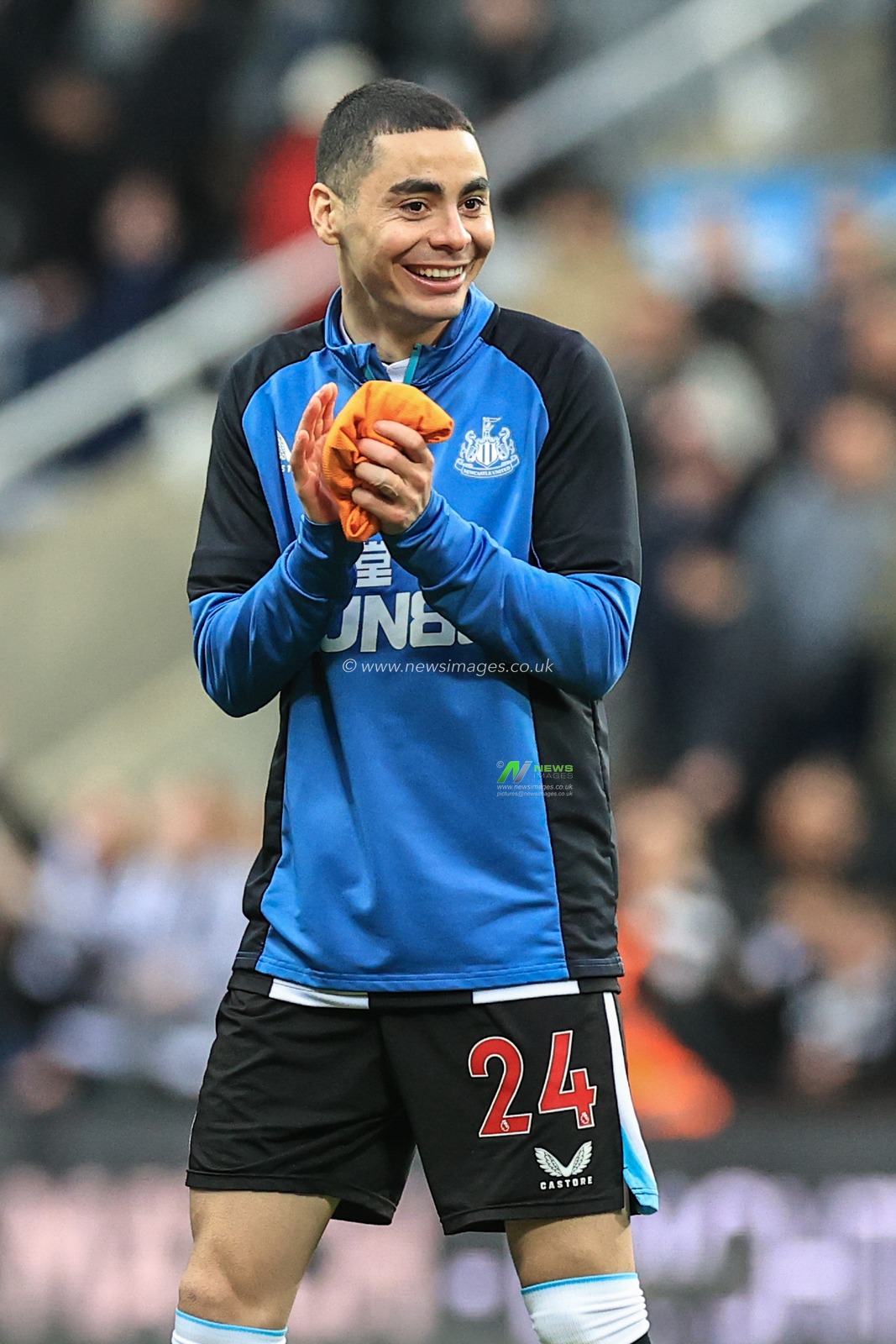 Miguel Almiron #24 of Newcastle United celebrates Newcastles 2-1 win