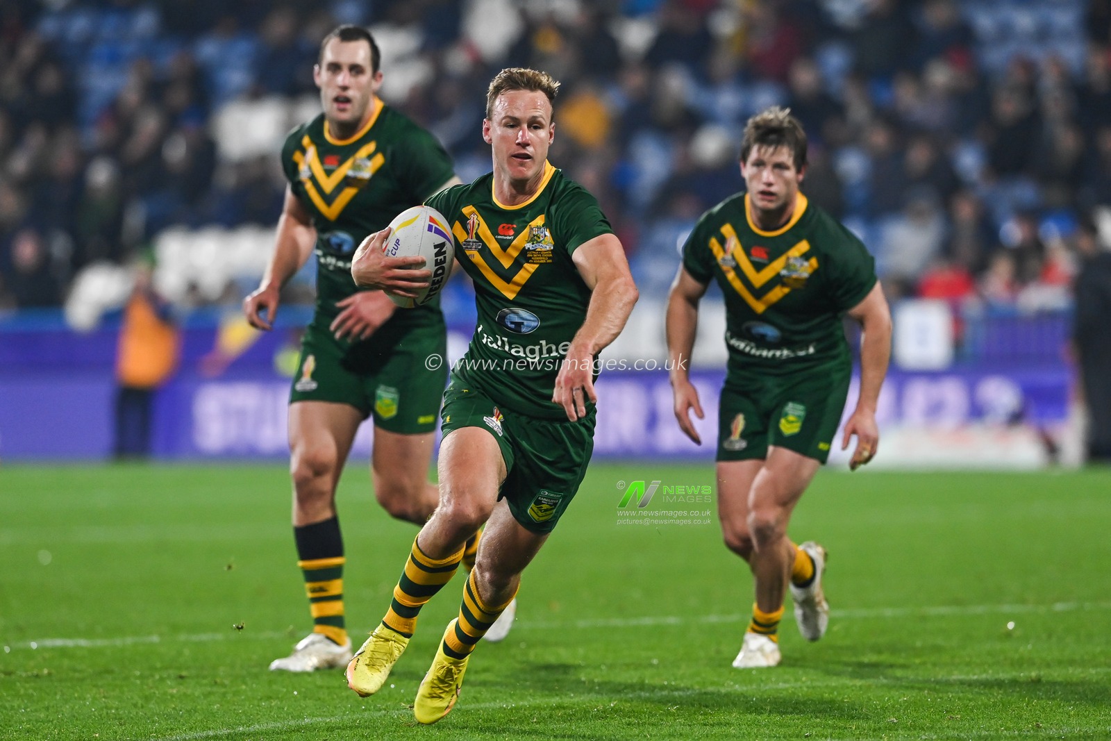 Daly Cherry-Evans of Australia makes a break during the Rugby League World Cup 2021 Quarter Final match Australia vs Lebanon at John Smith's Stadium, Huddersfield, United Kingdom, 4th November 2022

(Photo by Craig Thomas/News Images)