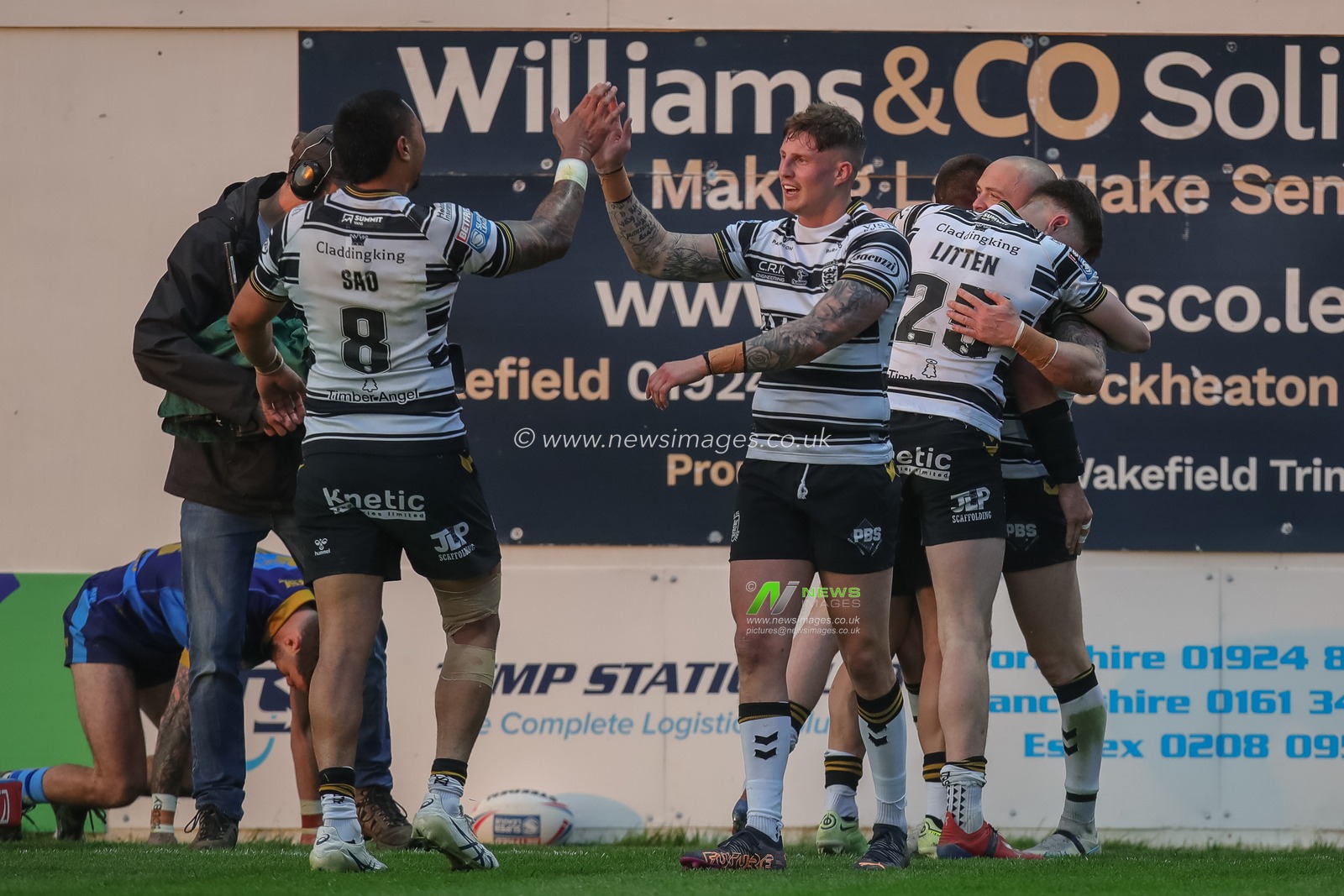 Adam Swift #2 of Hull FC celebrates his try with his team mates and makes the score 0-4 in the first half of the Betfred Super League Round 12 match Wakefield Trinity vs Hull FC at The Be Well Support Stadium, Wakefield, United Kingdom, 11th May 2023

(Photo by James Heaton/News Images)