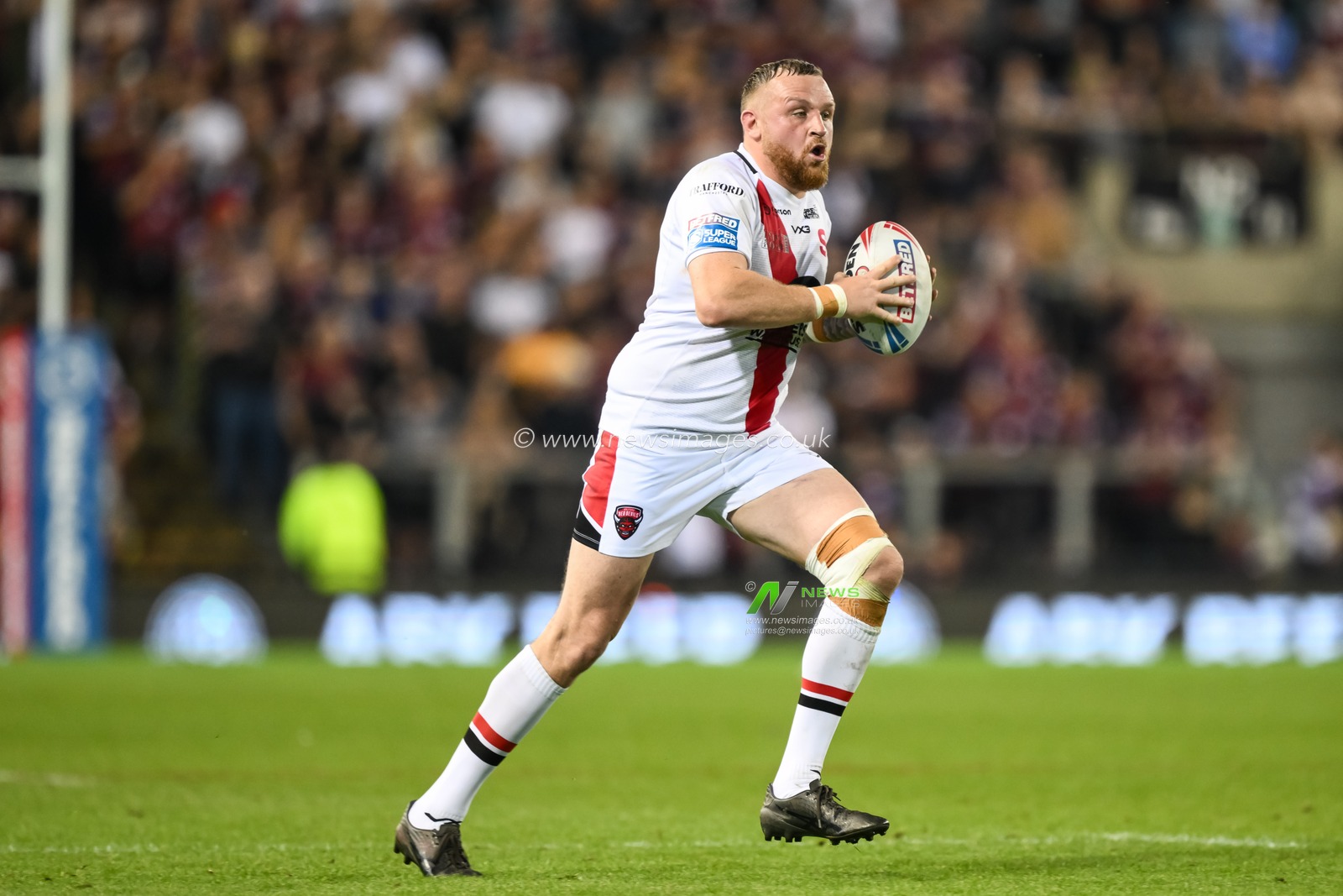 Brad Singleton of Salford Red Devils makes a break during the Betfred Super League Round 11 match Leigh Leopards vs Salford Red Devils at Leigh Sports Village, Leigh, United Kingdom, 10th May 2024

(Photo by Craig Thomas/News Images)