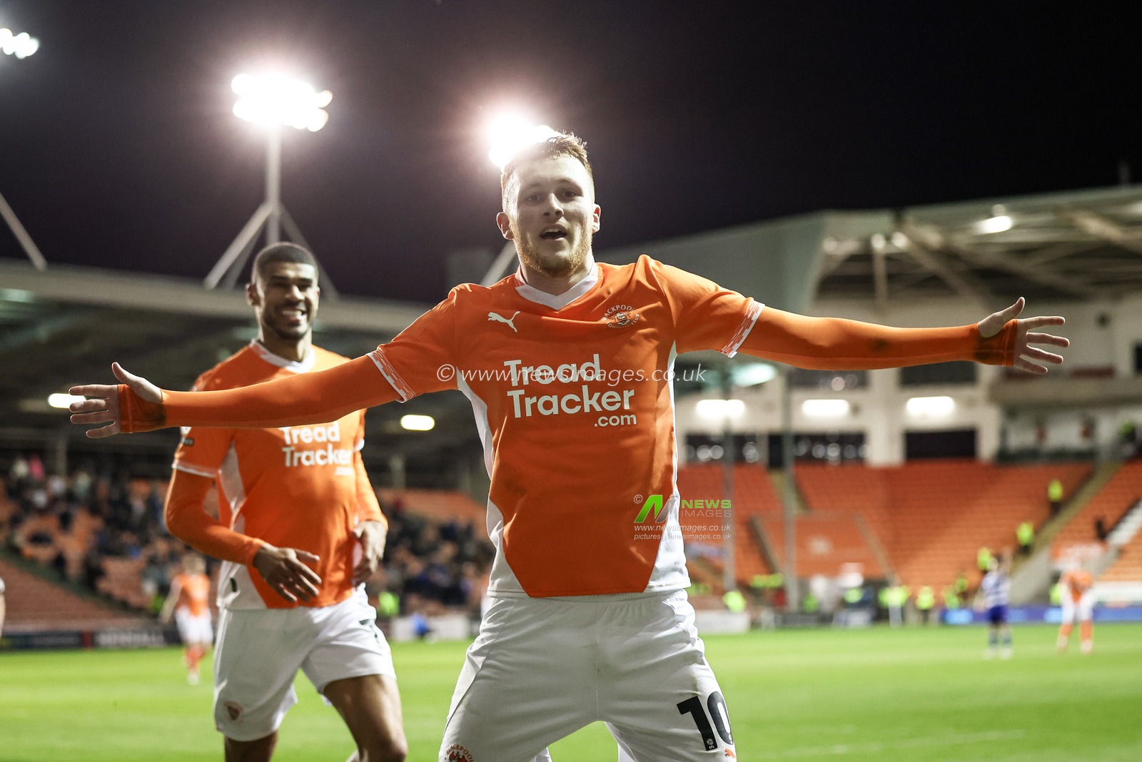 Sonny Carey of Blackpool celebrates his goal to make it 1-0 during the Sky Bet League 1 match Blackpool vs Reading at Bloomfield Road, Blackpool, United Kingdom, 1st April 2025

(Photo by Mark Cosgrove/News Images)