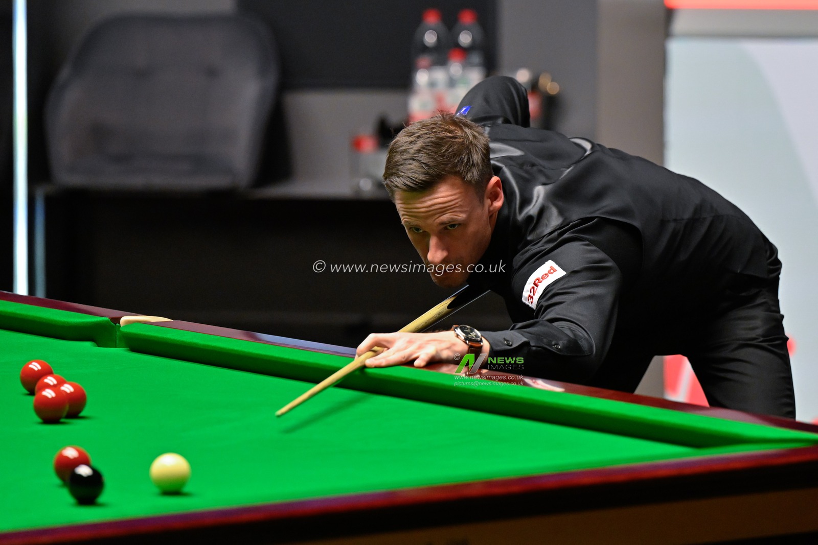 David Gilbert takes a shot, during the Cazoo World Championships 2024 at Crucible Theatre, Sheffield, United Kingdom, 3rd May 2024

(Photo by Cody Froggatt/News Images)