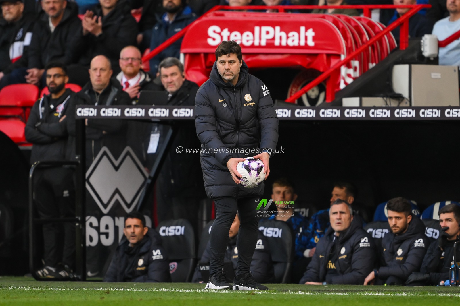 Mauricio Pochettino Manager of Chelsea catches the ball during the Premier League match Sheffield United vs Chelsea at Bramall Lane, Sheffield, United Kingdom, 7th April 2024

(Photo by Craig Thomas/News Images)