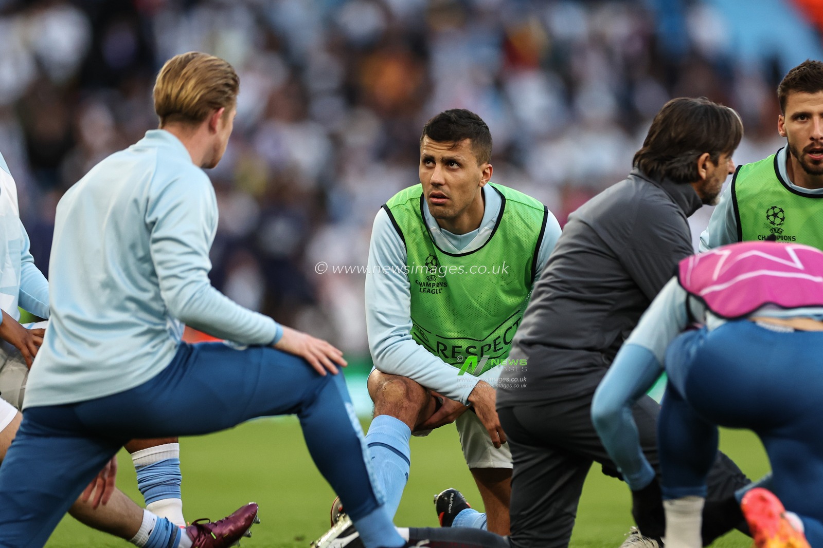 Rodri of Manchester City in the pregame warmup session during the UEFA Champions League Quarter Final Manchester City vs Real Madrid at Etihad Stadium, Manchester, United Kingdom, 17th April 2024

(Photo by Mark Cosgrove/News Images)