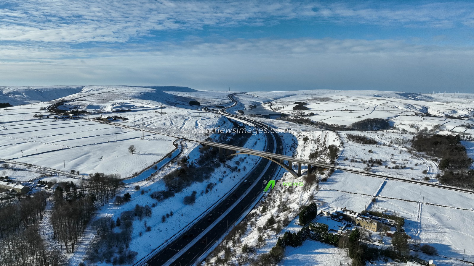 Heavy Snow over the hills of Scammonden Bridge and Reservoir areas of West Yorkshire and a free running M62, Kirklees, United Kingdom, 11th January 2025

(Photo by Mark Cosgrove/News Images)