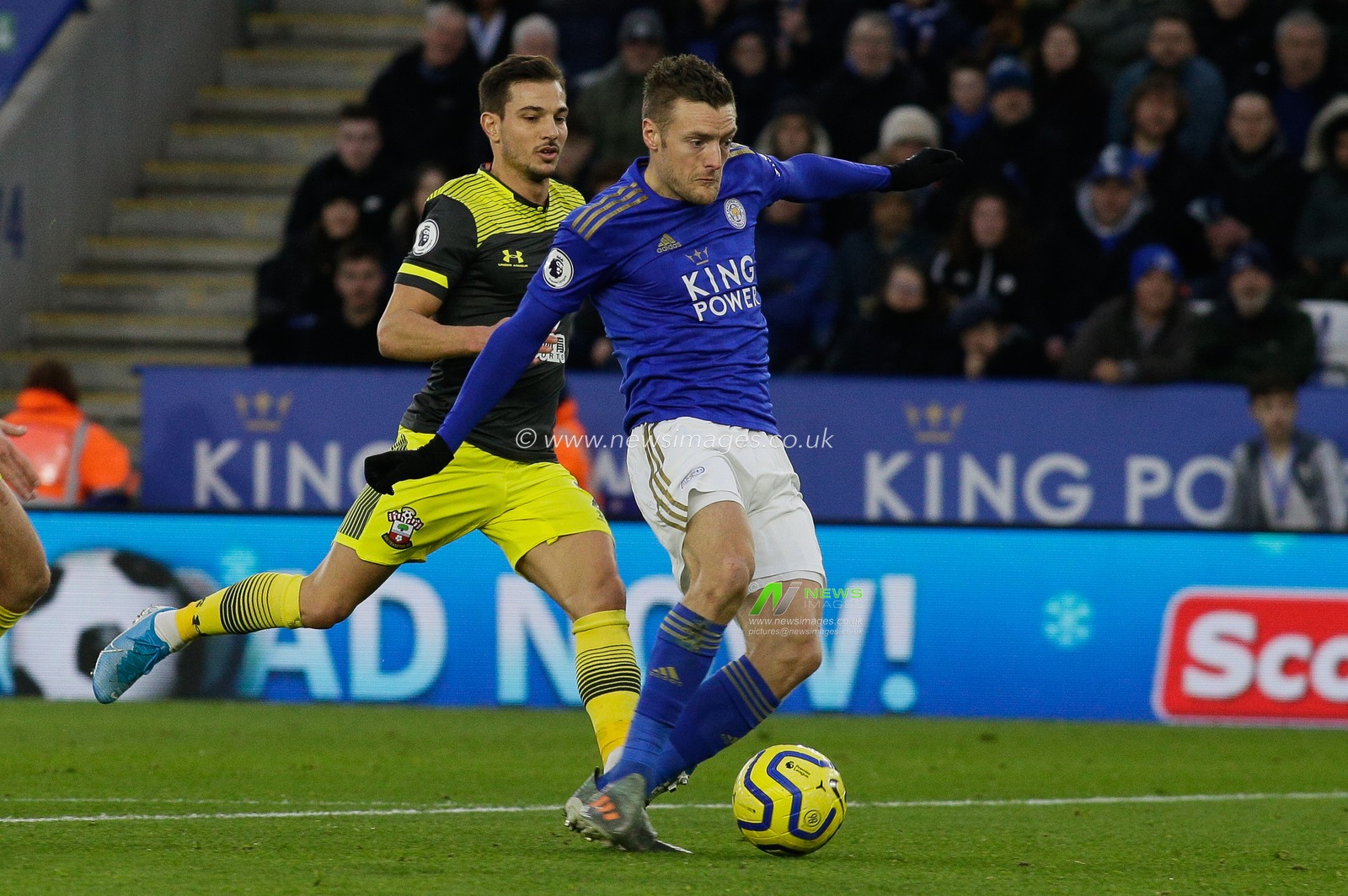 11th January 2020, King Power Stadium, Leicester, England; Premier League, Leicester City v Southampton :Jamie Vardy (9) of Leicester City has the ball in the back of the net but it is offside

Credit: Kurt Fairhurst/News Images