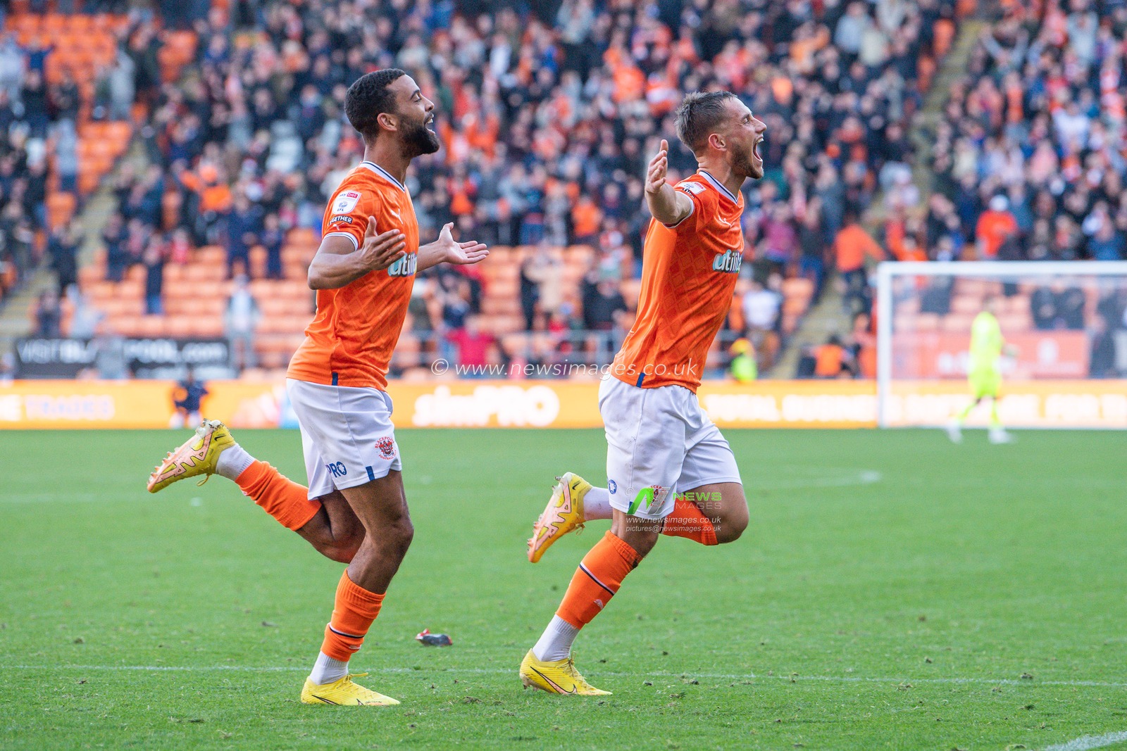 Jerry Yates #9 of Blackpool celebrates his goal to make it 3-1 during the Sky Bet Championship match Blackpool vs Watford at Bloomfield Road, Blackpool, United Kingdom, 8th October 2022

(Photo by Craig Thomas/News Images)