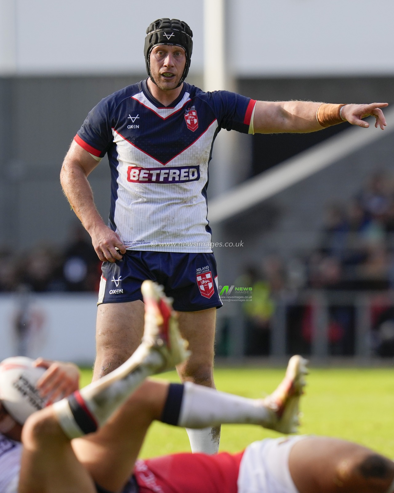 Chris Hill #16 of England shouts instructions during the Rugby League International match England vs Tonga at Totally Wicked Stadium, St Helens, United Kingdom, 22nd October 2023

(Photo by Steve Flynn/News Images)