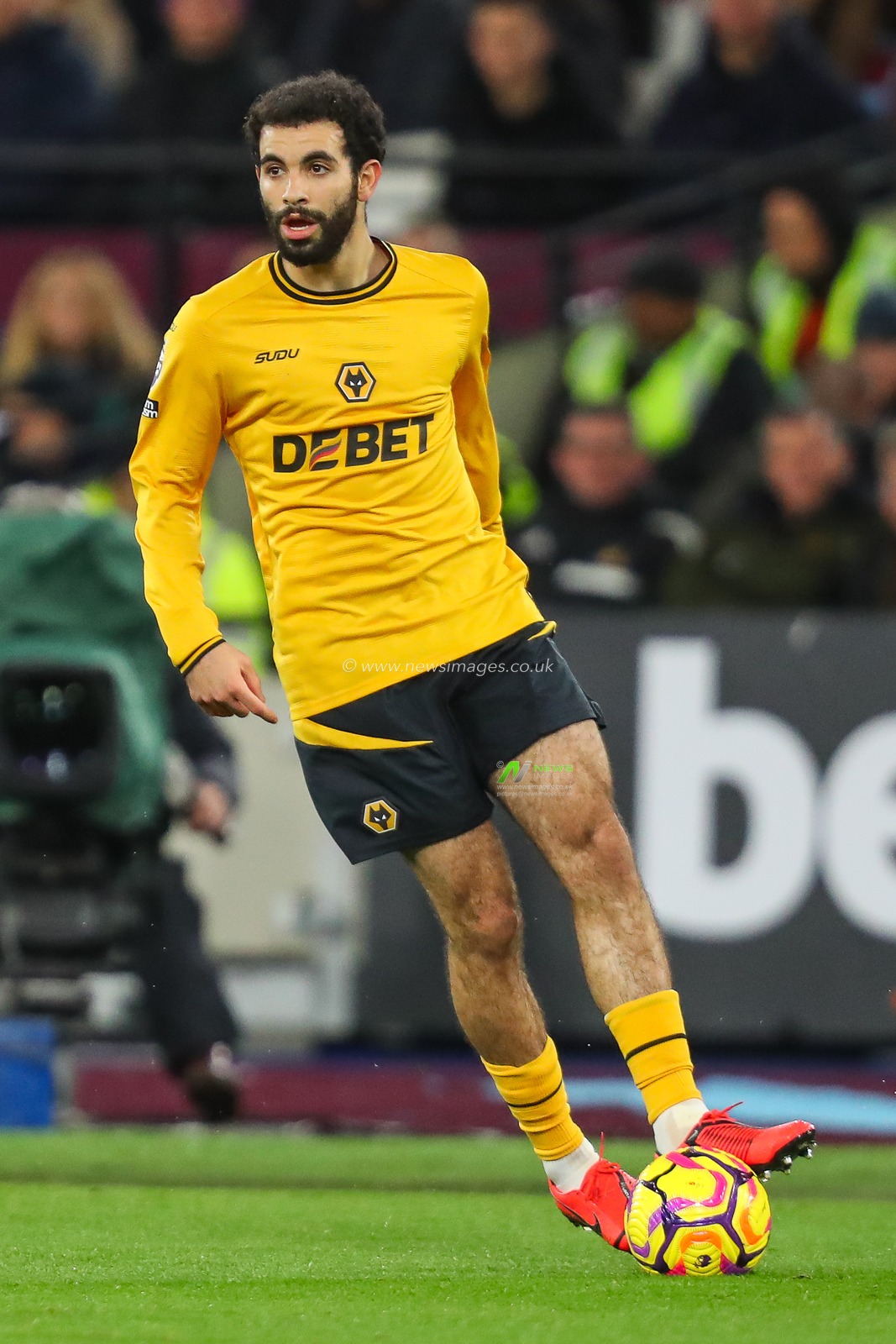 Rayan AÃ¯t-Nouri of Wolverhampton Wanderers in action during the Premier League match West Ham United vs Wolverhampton Wanderers at London Stadium, London, United Kingdom, 9th December 2024

(Photo by Izzy Poles/News Images)