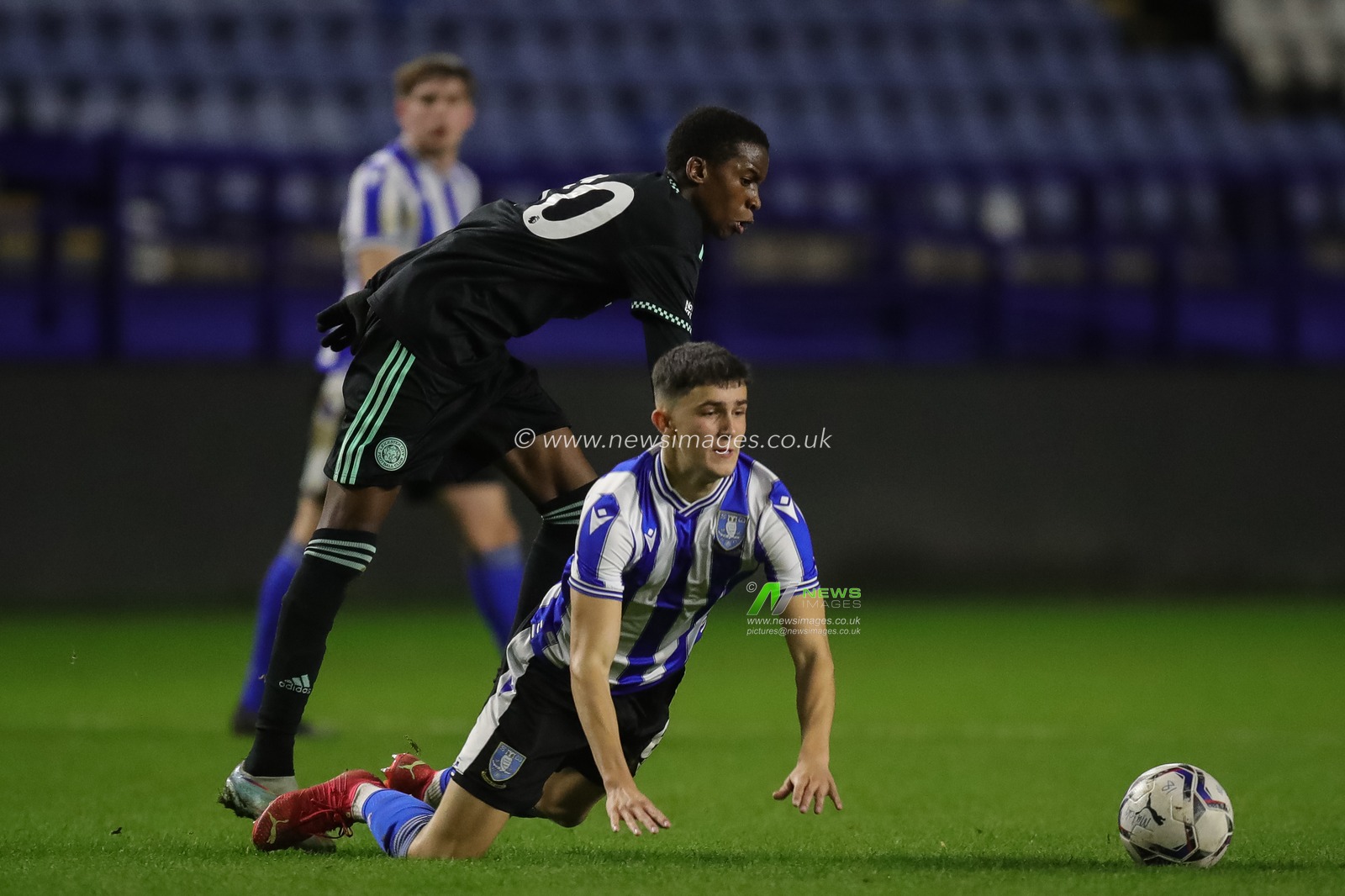 Rio Shipston #8 of Sheffield Wednesday is fouled during the FA Youth Cup U18â€™s match Sheffield Wednesday U18's vs Leicester City U18's at Hillsborough, Sheffield, United Kingdom, 13th January 2023

(Photo by James Heaton/News Images)
