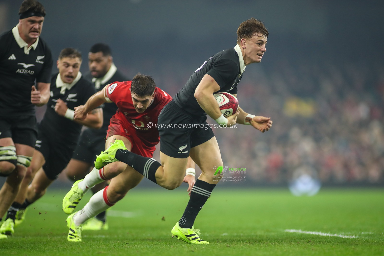 Ruben Love of New Zealand during the Quilter Nations Series 2025 match Wales vs New Zealand at Principality Stadium, Cardiff, United Kingdom, 22nd November 2025

(Photo by Andrew Lewis/News Images)

*** GER AUT SUI OUT ***