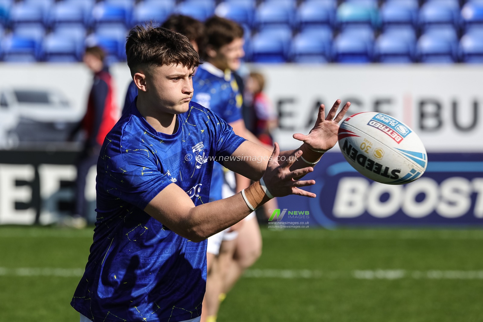 Lachlan Webster of Warrington Wolves in the pre-game warm up during the Betfred Challenge Cup round 4 match Goole Vikings vs Warrington Wolves at The Halliwell Jones Stadium, Warrington, United Kingdom on 14 March 2026

(Photo by Mark Cosgrove/News Images)