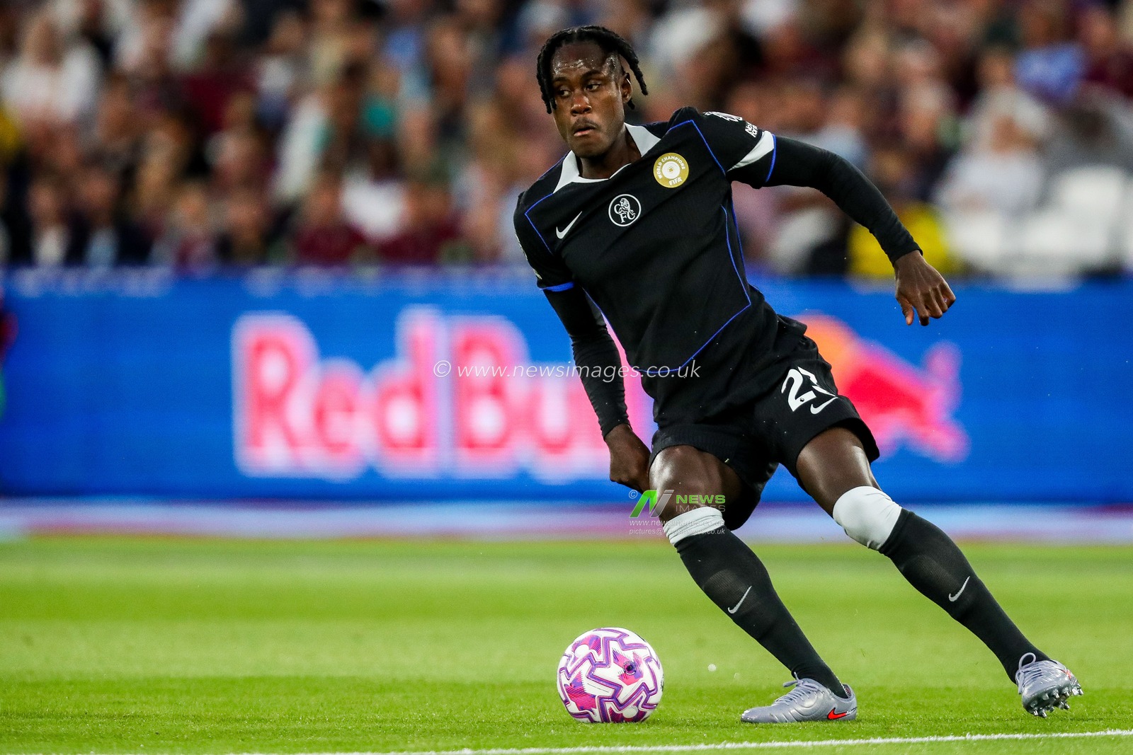 Trevoh Chalobah of Chelsea runs with the ball during the Premier League match West Ham United vs Chelsea at London Stadium, London, United Kingdom, 22nd August 2025

(Photo by Izzy Poles/News Images)